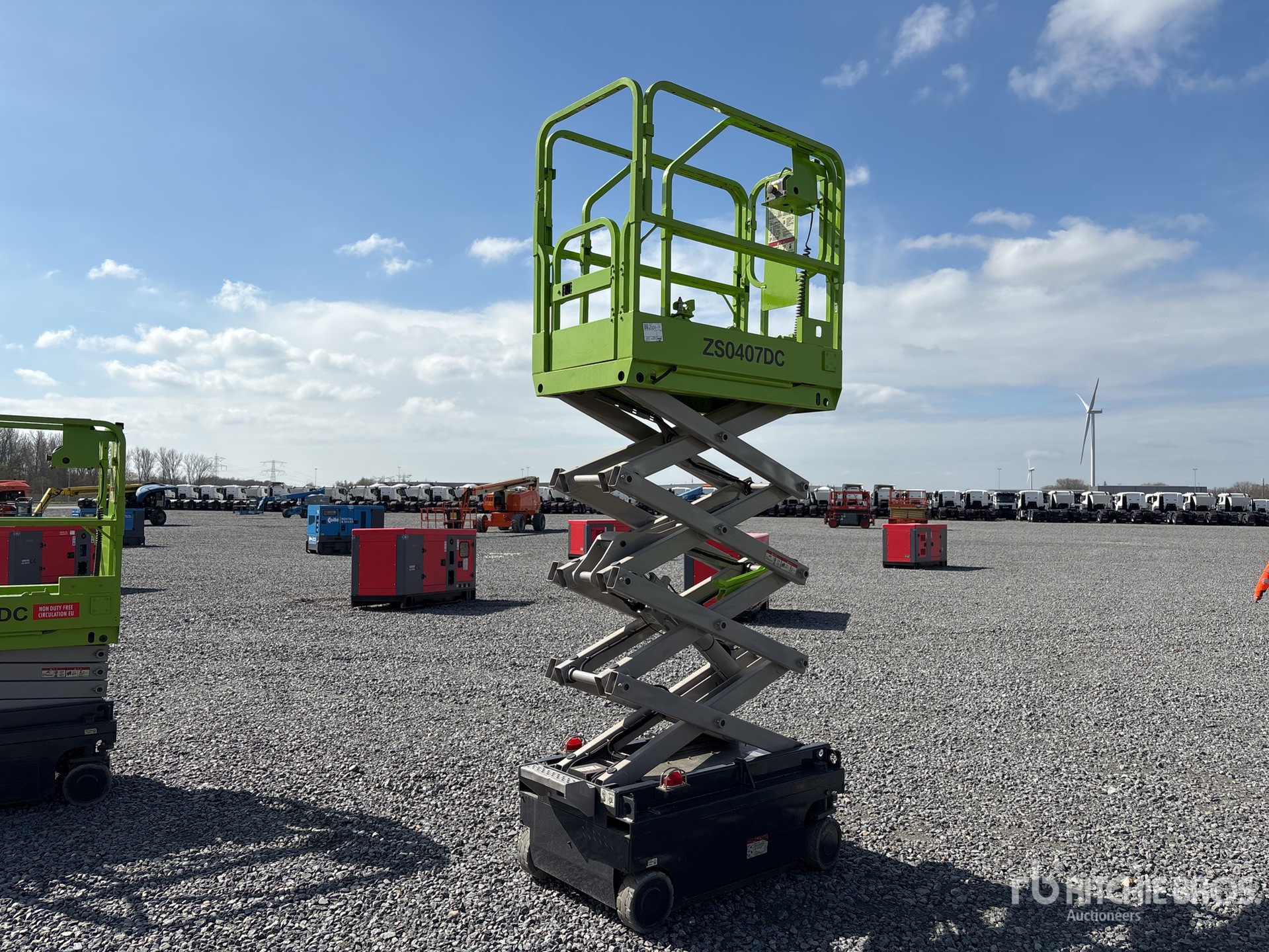 General Appearance with Picture, Right Rear Corner