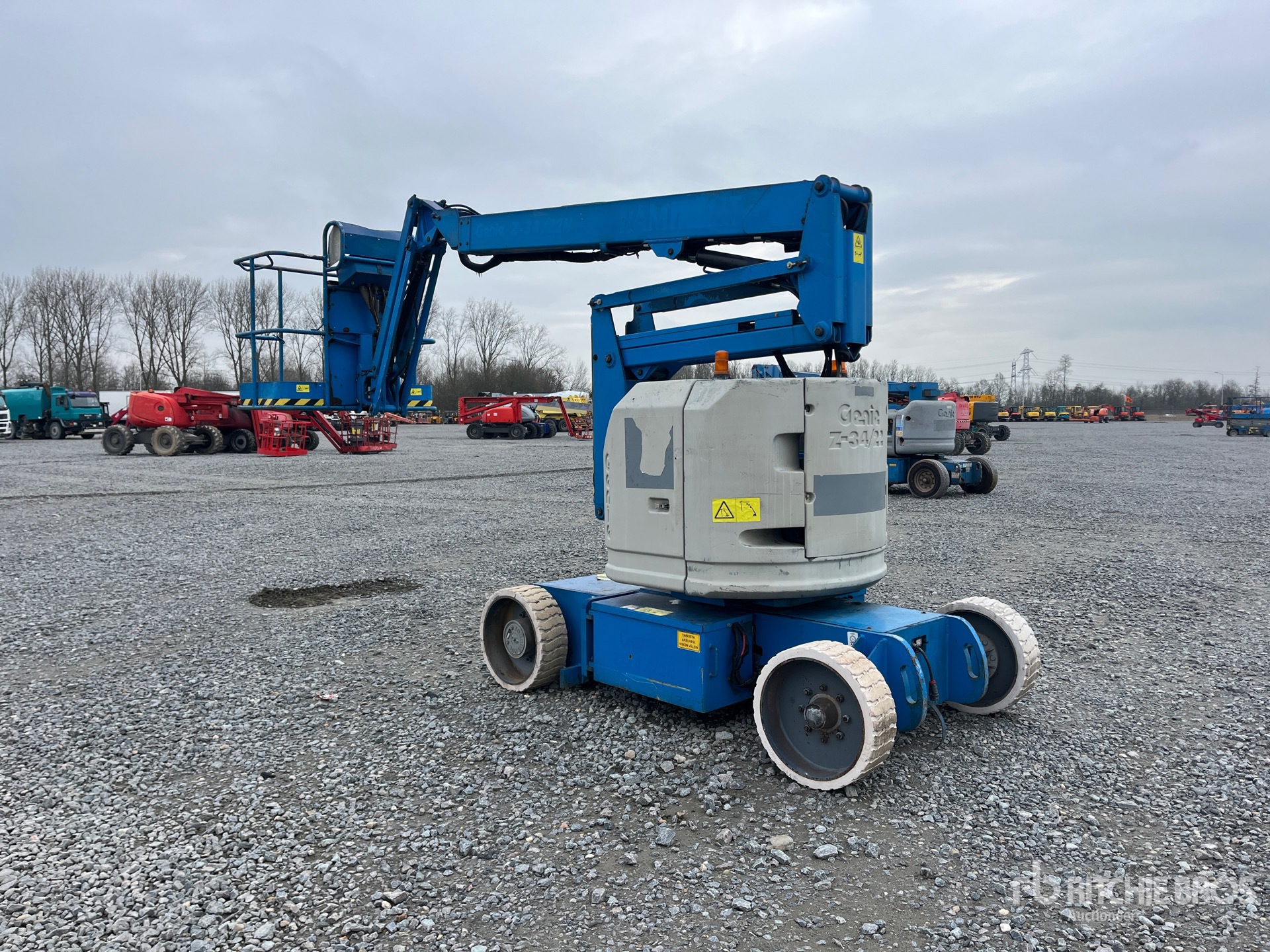 General Appearance with Picture, Right Front Corner