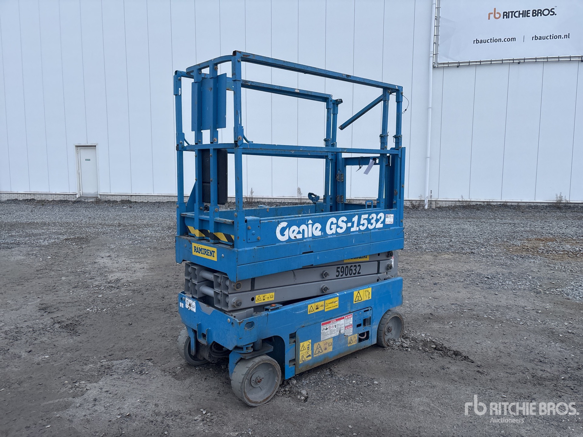 General Appearance with Picture, Left Front Corner