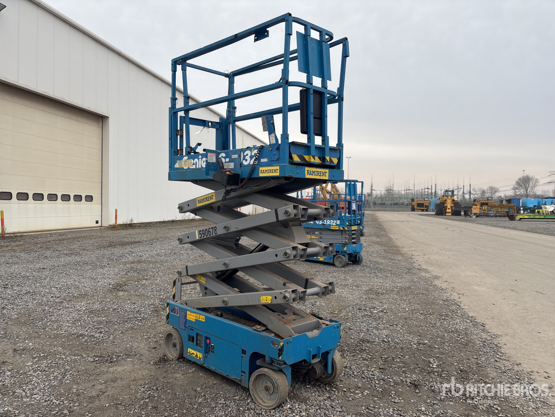 General Appearance with Picture, Right Front Corner