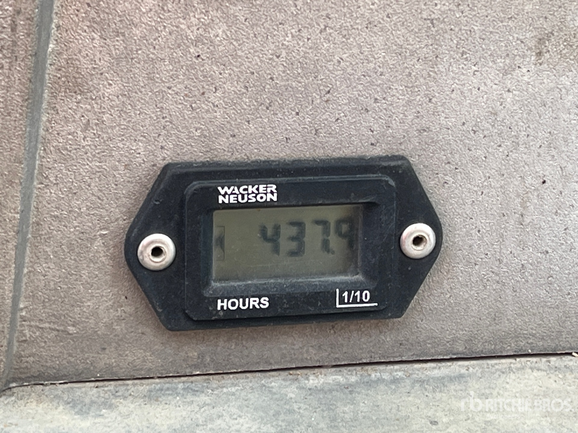 General Appearance with Hour Meter / Odometer