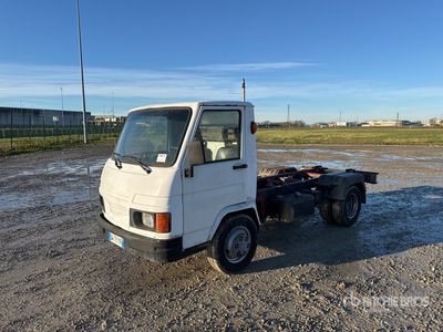 General Appearance with Foto, angolo anteriore sinistro