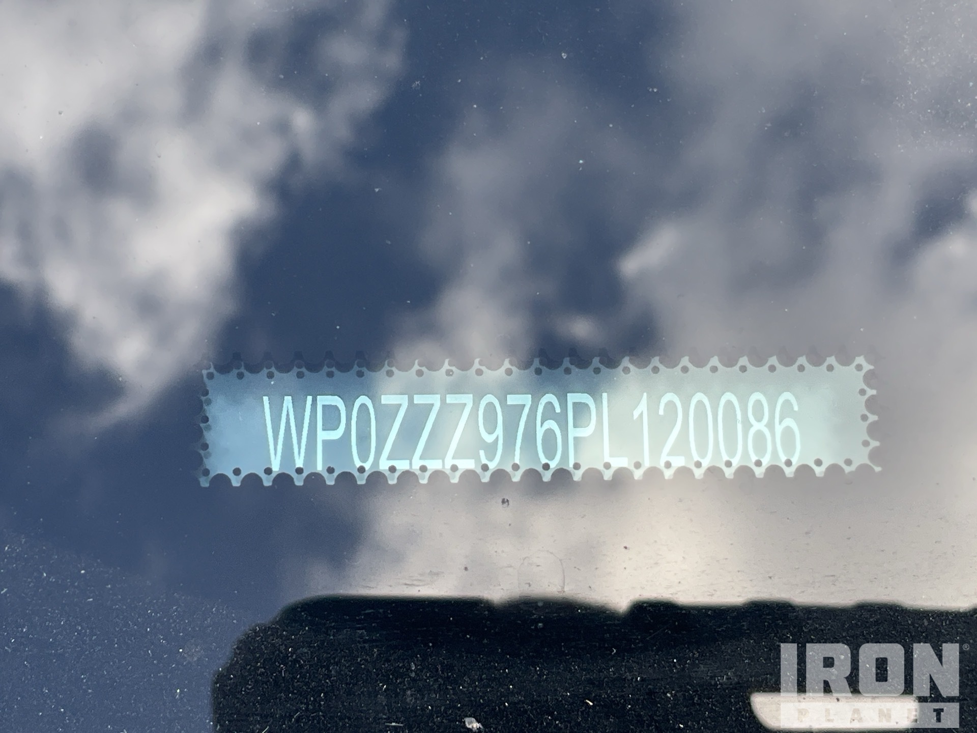 General Appearance with Seriennummer / FIN