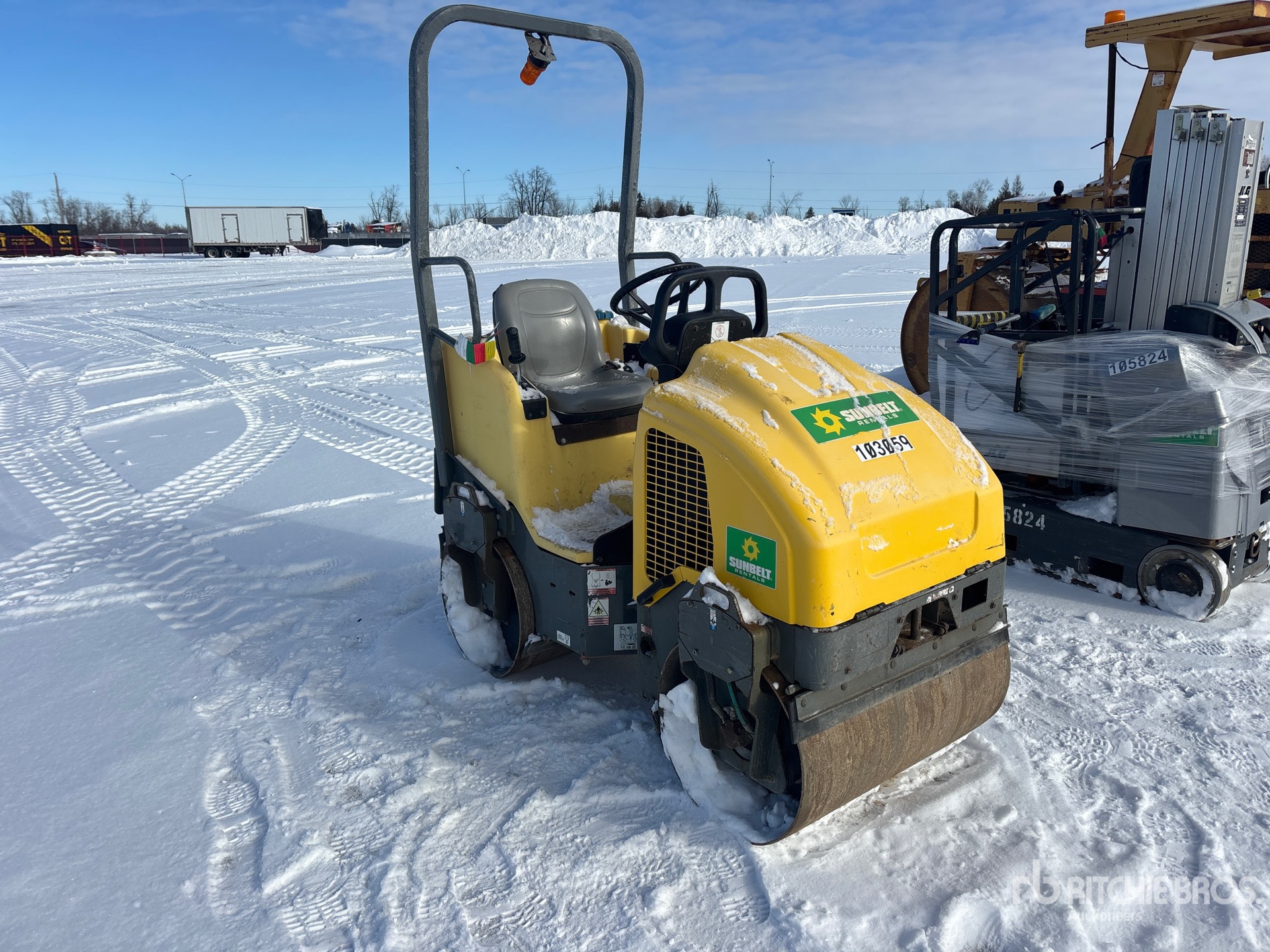 General Appearance with Picture, Right Front Corner