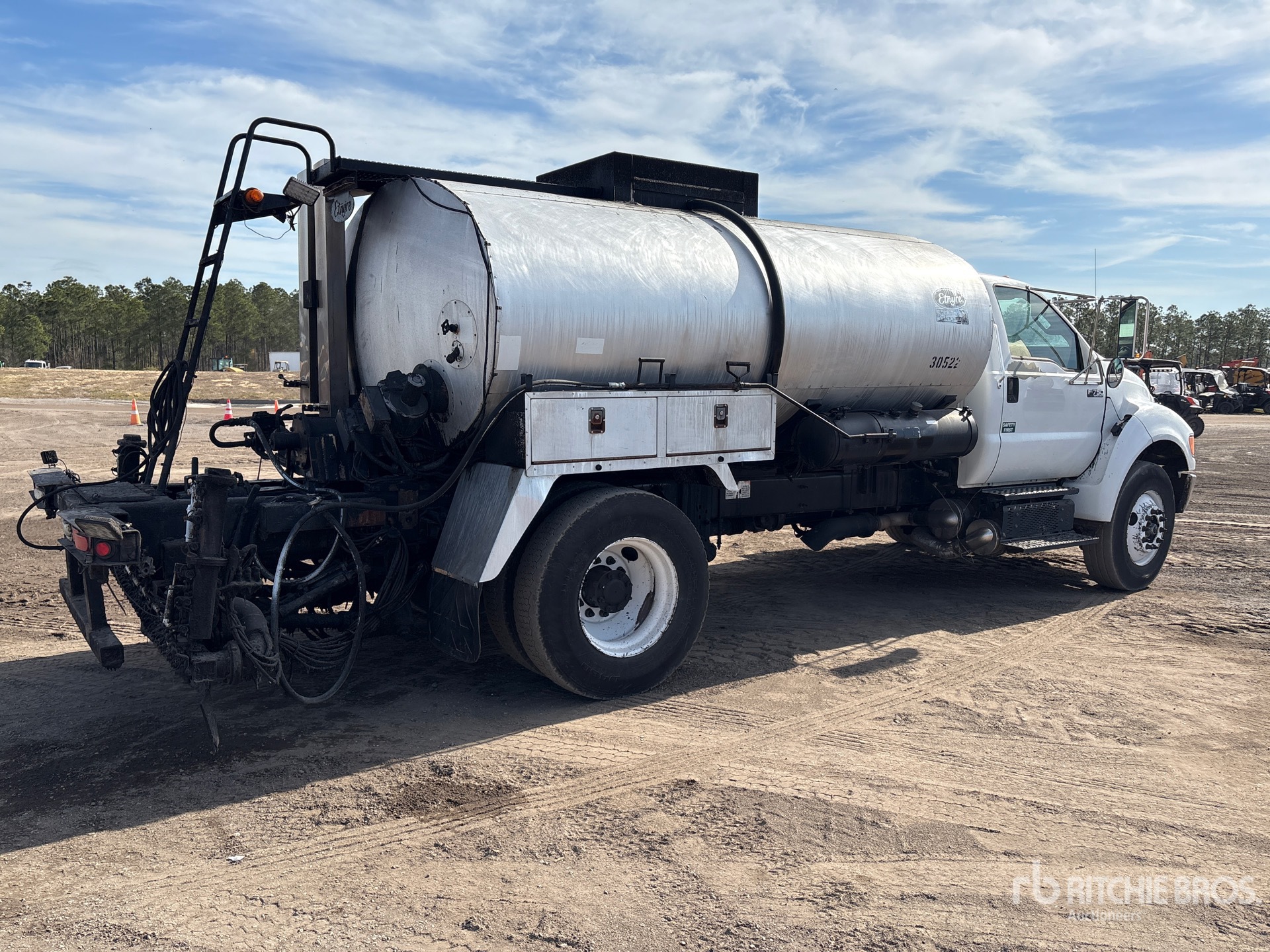 General Appearance with Foto, angolo anteriore sinistro