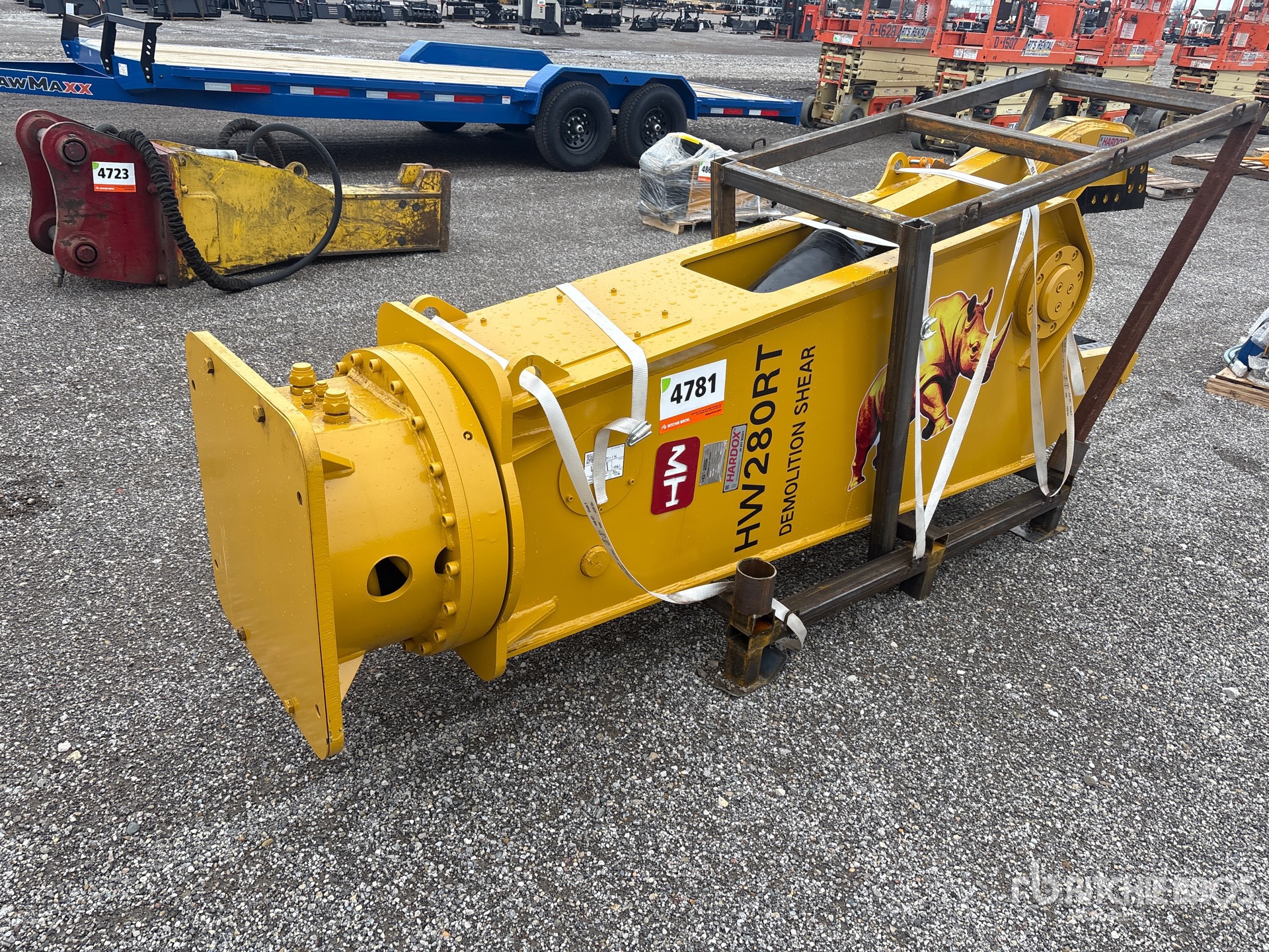 General Appearance with Picture, Right Rear Corner