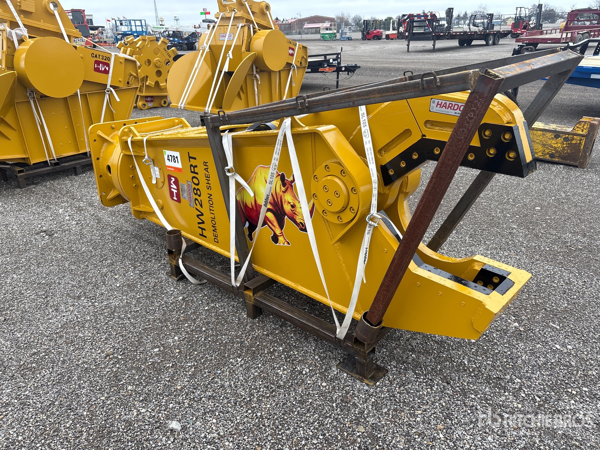 General Appearance with Picture, Right Front Corner