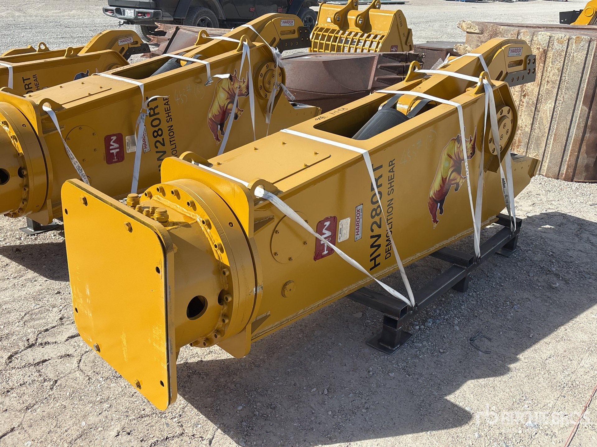 General Appearance with Picture, Right Rear Corner