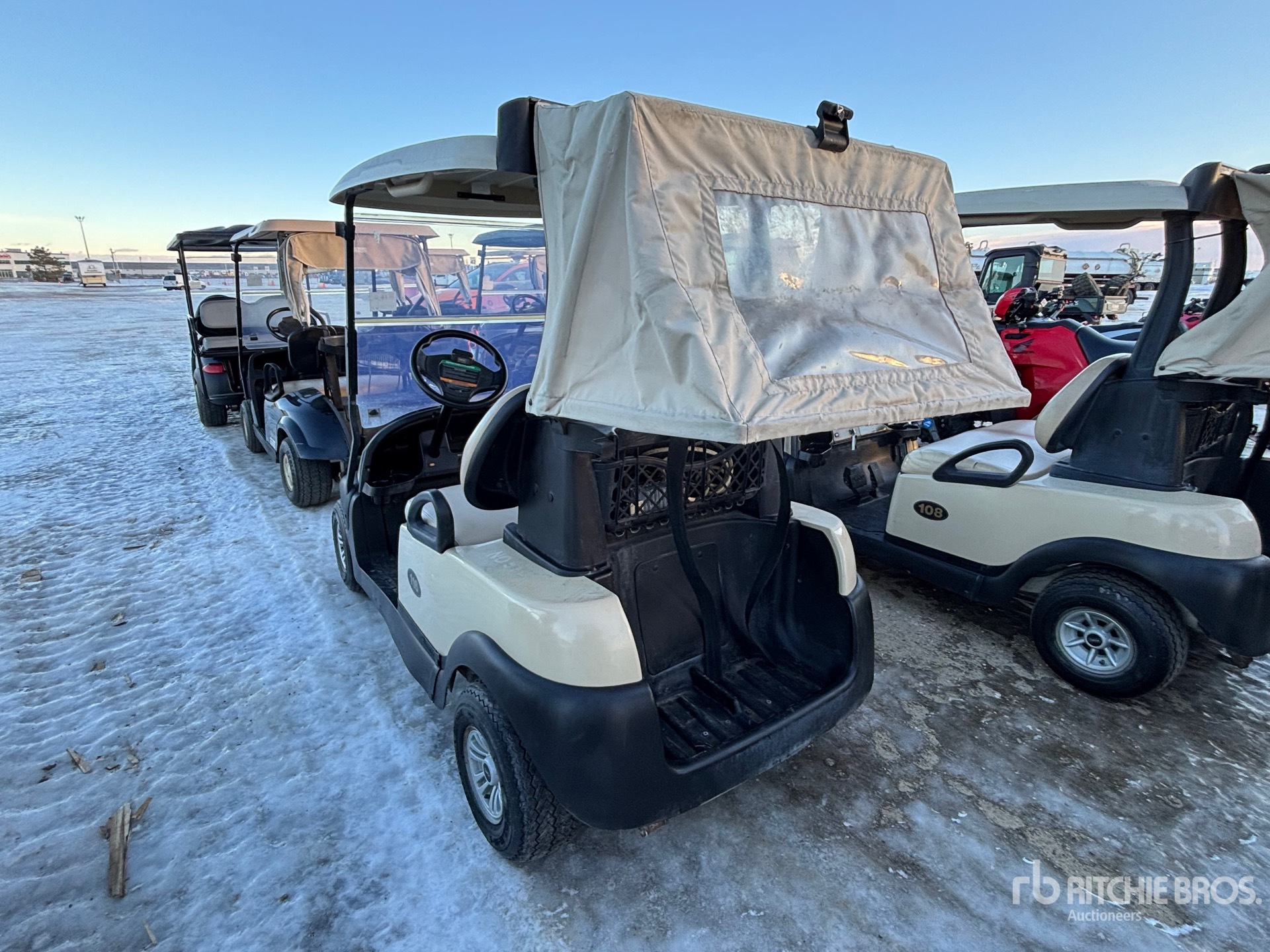 General Appearance with Bild, Ecke hinten links