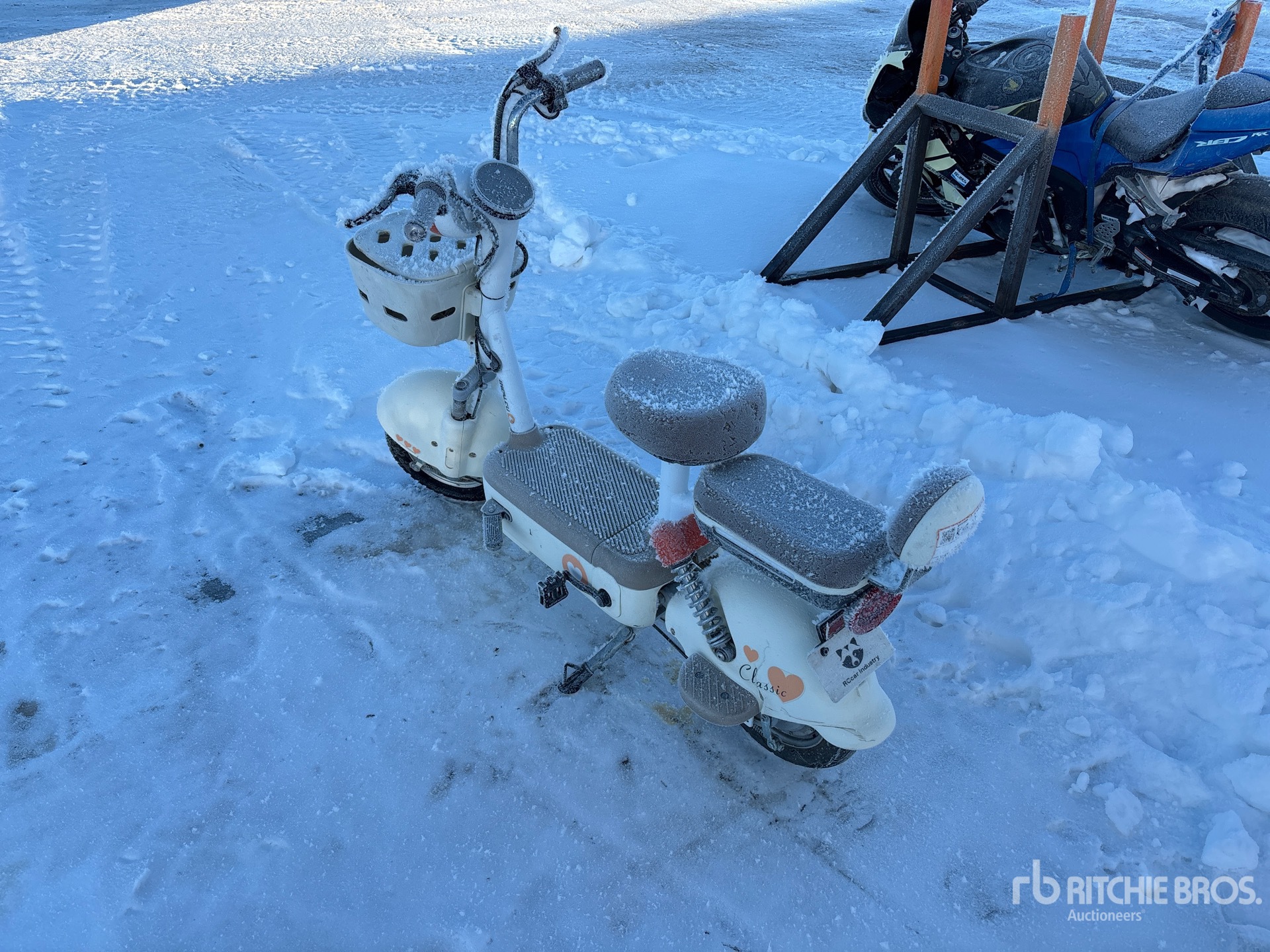 General Appearance with Bild, Ecke hinten rechts