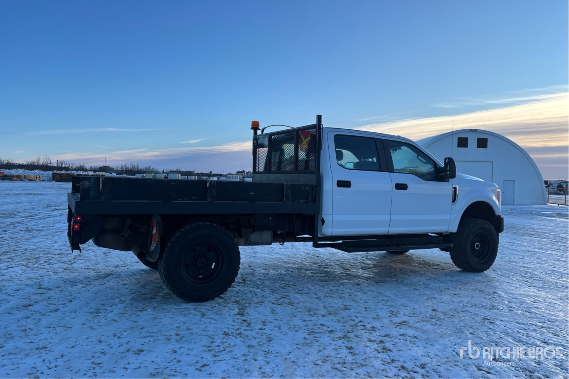 General Appearance with Imagen: esquina trasera derecha