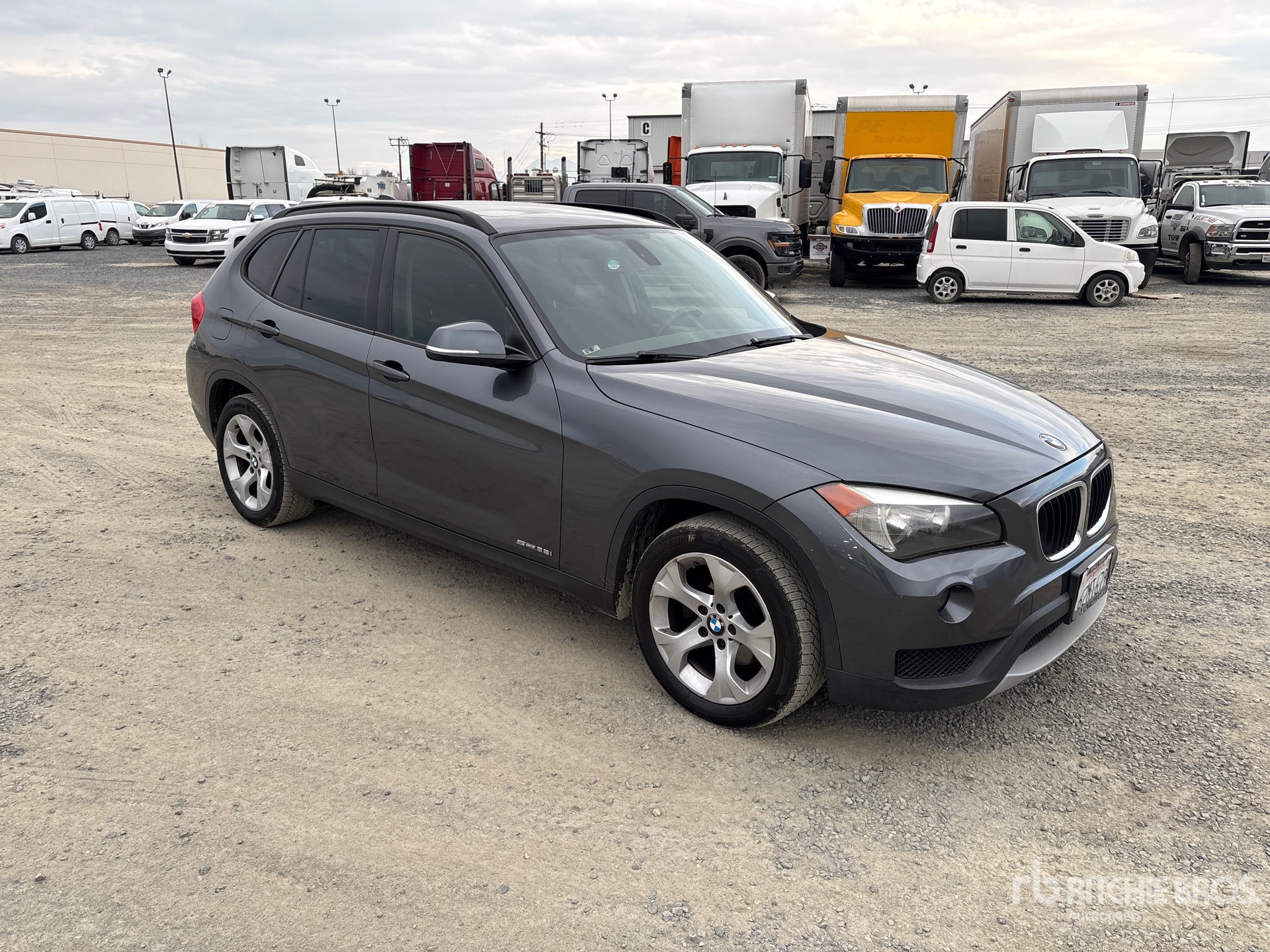 General Appearance with Bild, Ecke vorne rechts