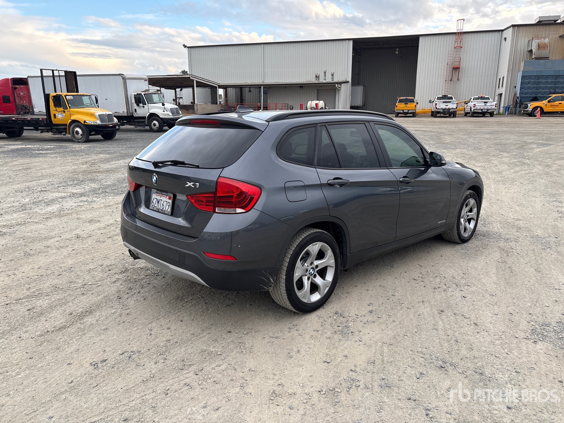 General Appearance with Bild, Ecke hinten rechts