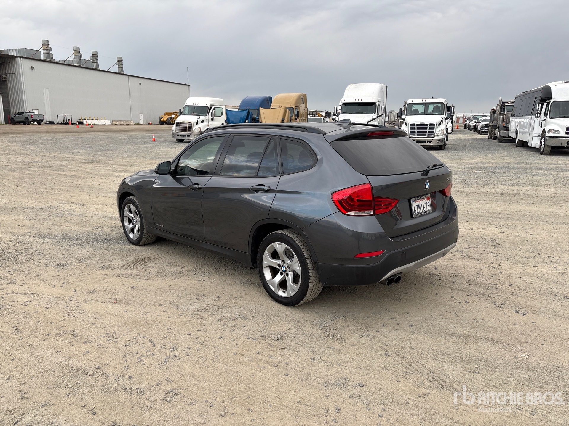 General Appearance with Bild, Ecke hinten links