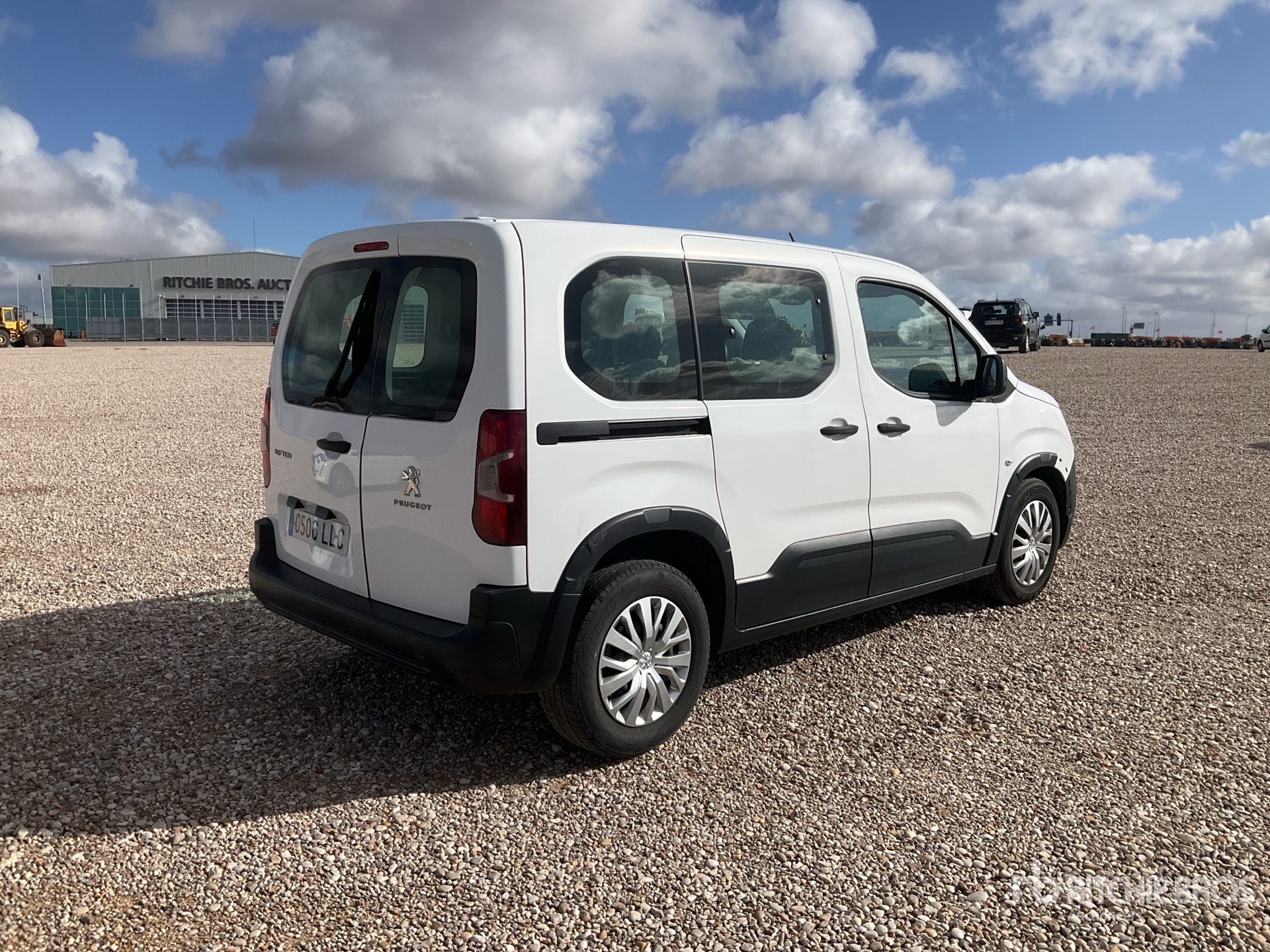 General Appearance with Foto, angolo anteriore sinistro