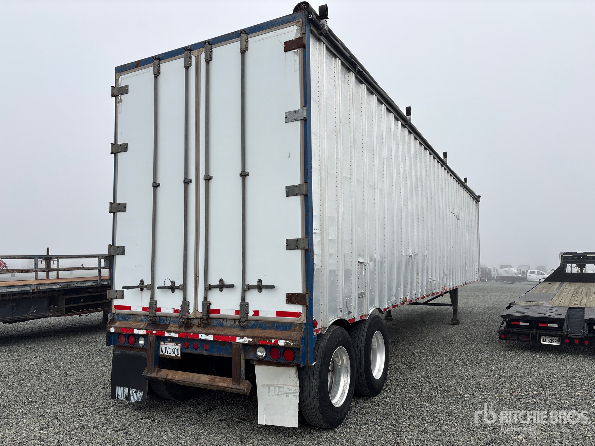 General Appearance with Foto, angolo anteriore sinistro