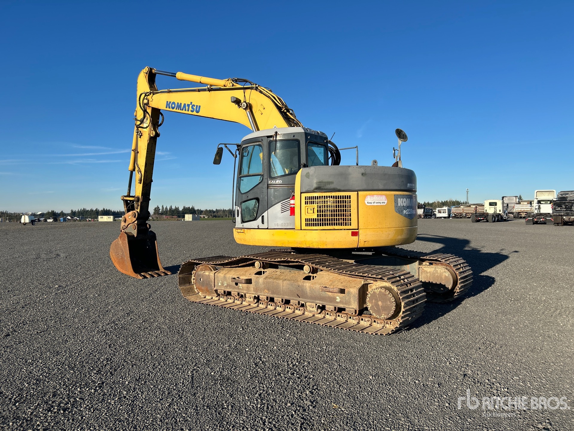 General Appearance with Foto, angolo posteriore sinistro