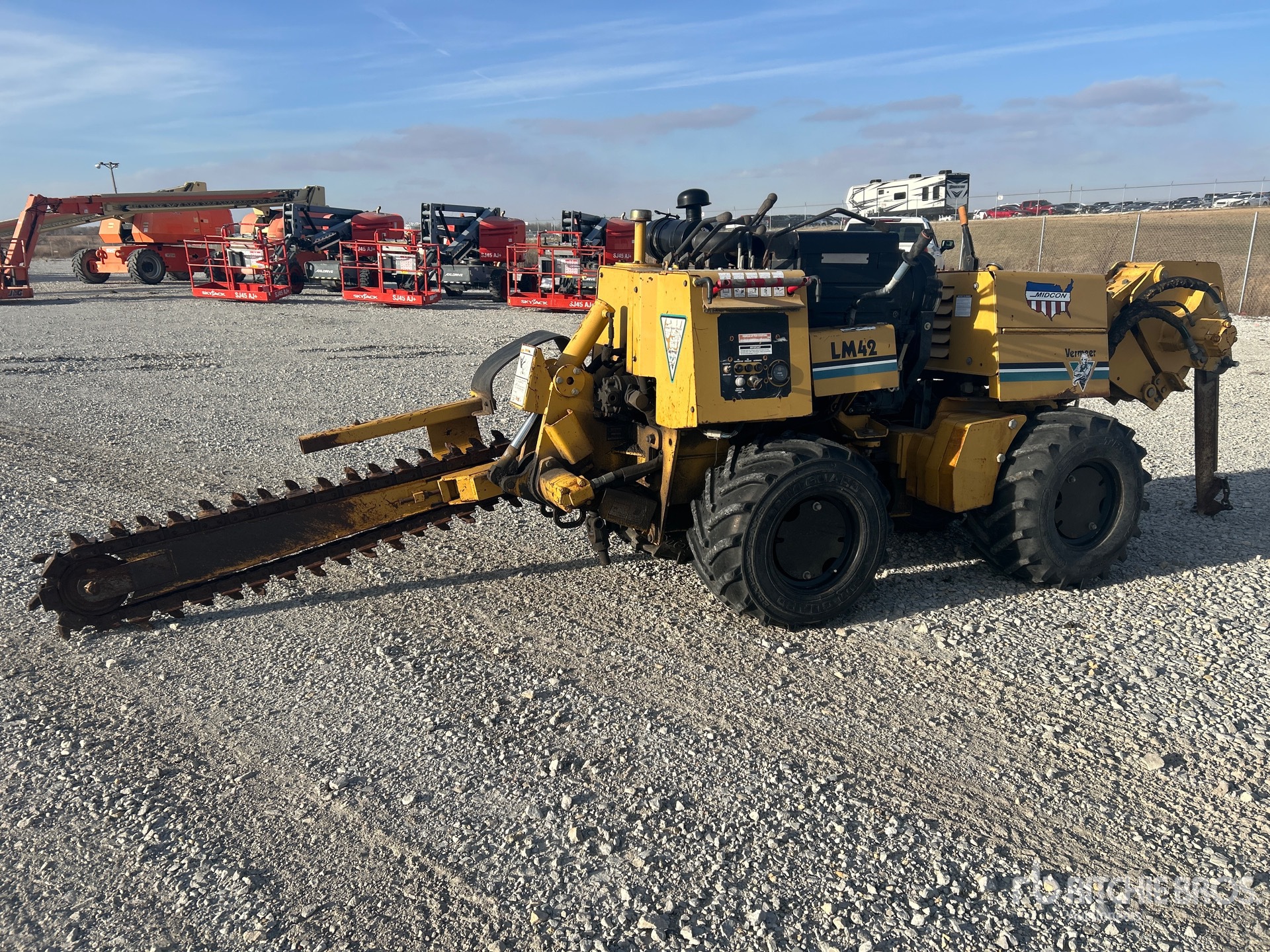 General Appearance with Picture, Left Front Corner