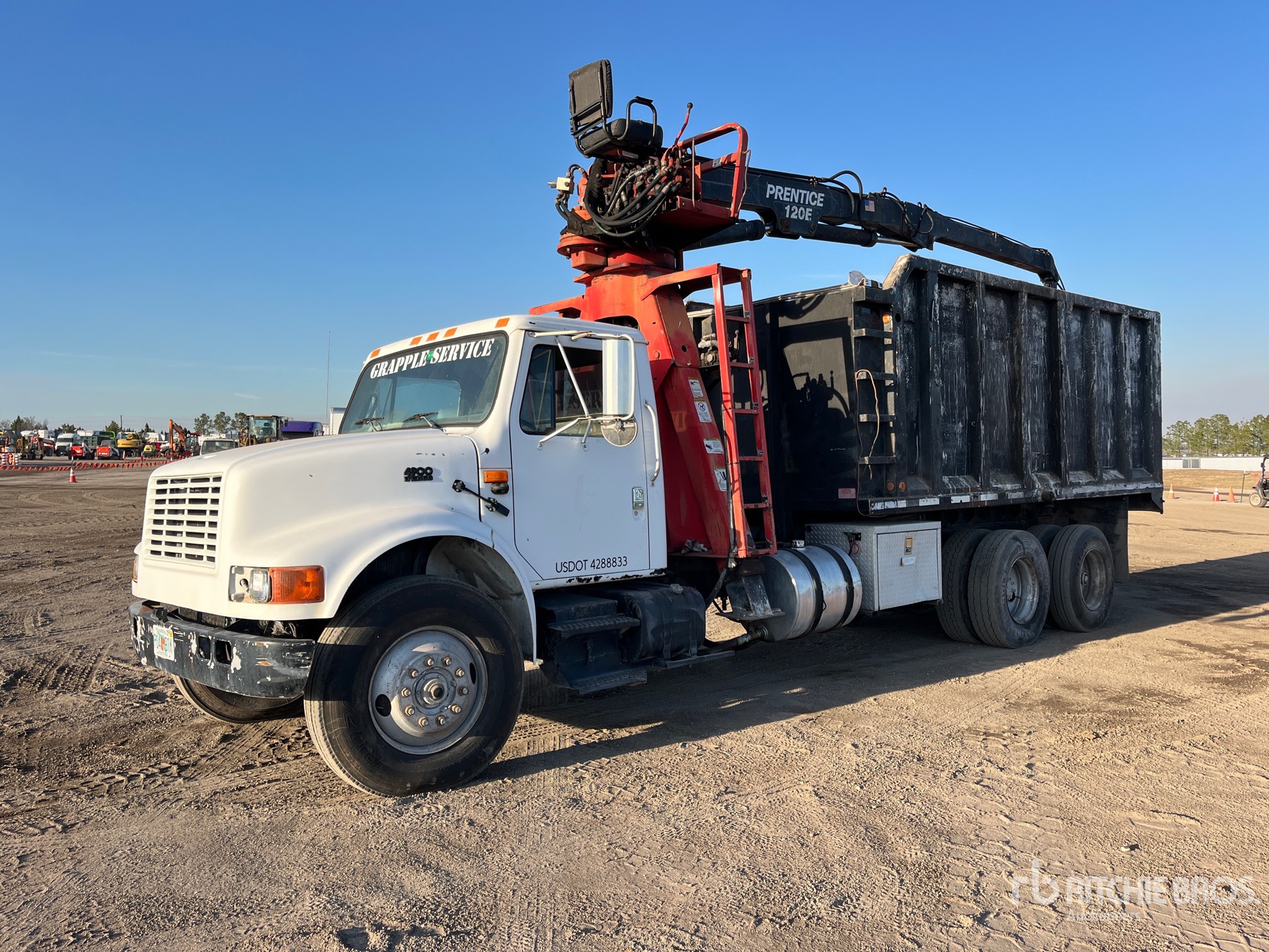 General Appearance with Bild, Ecke vorne links