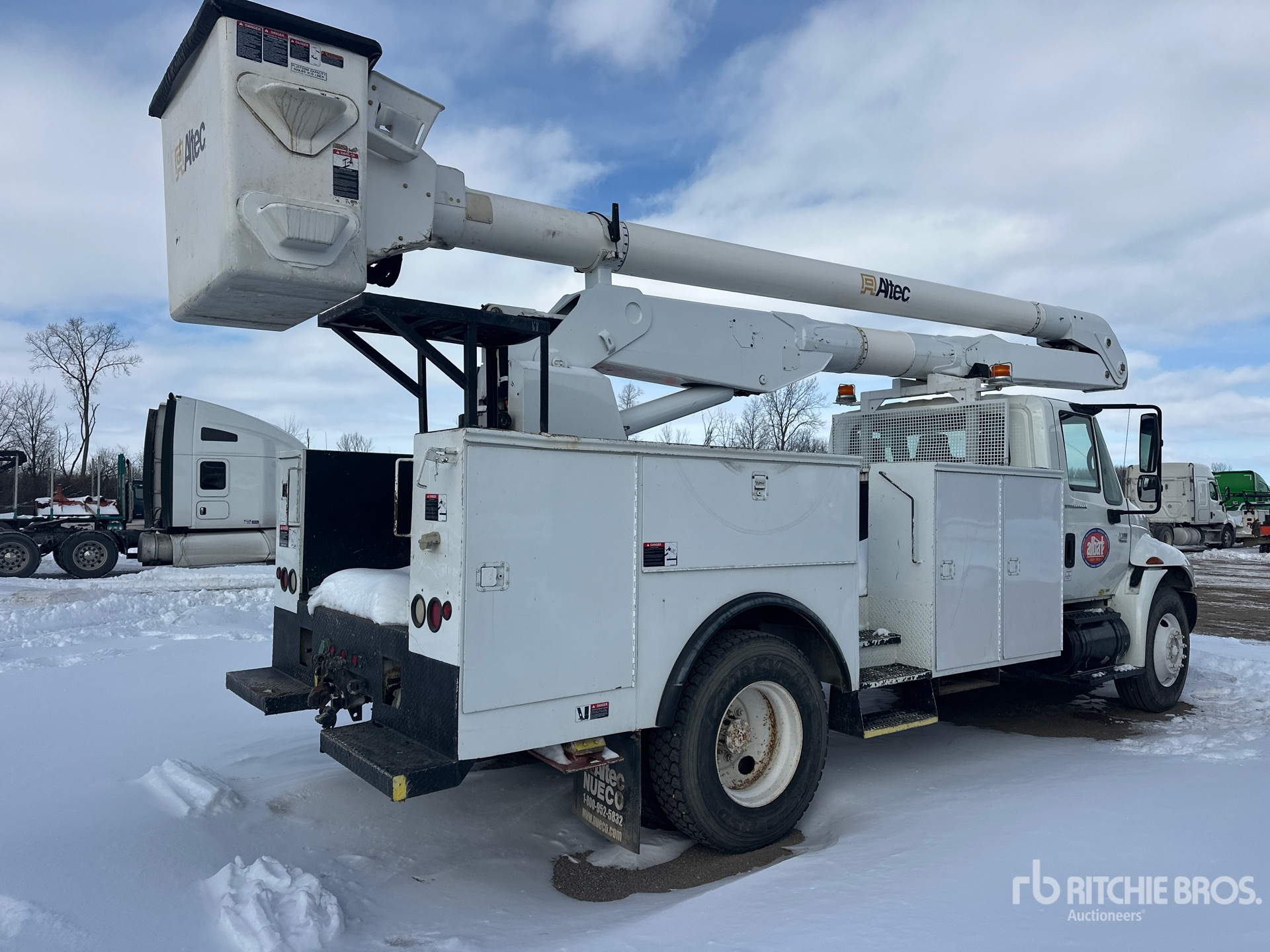 General Appearance with Foto, angolo anteriore sinistro