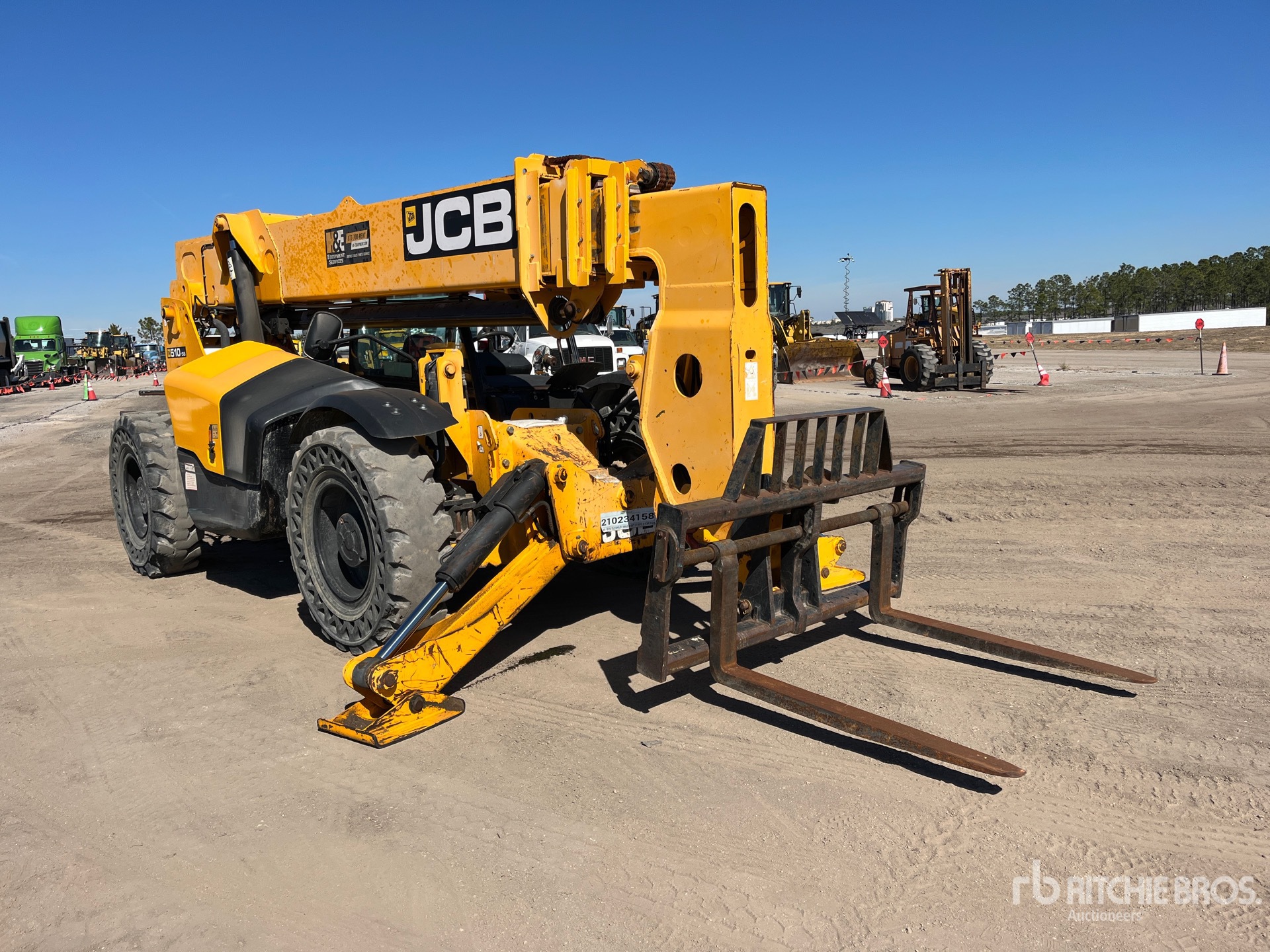 General Appearance with Picture, Right Front Corner