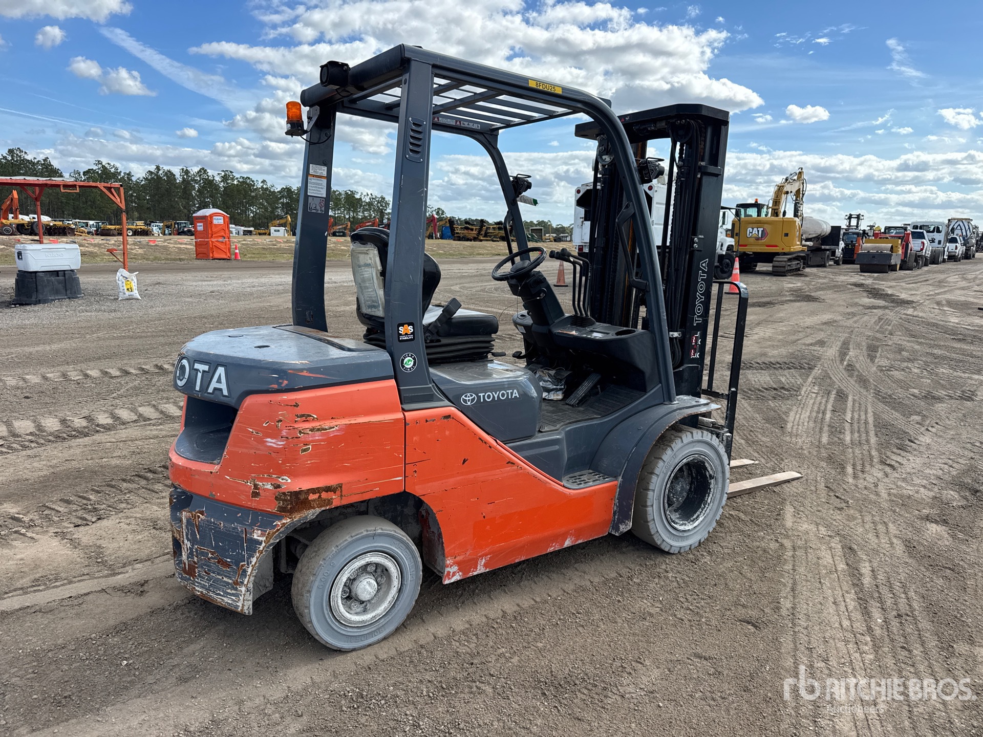 Aspect général with Image, coin arrière droit