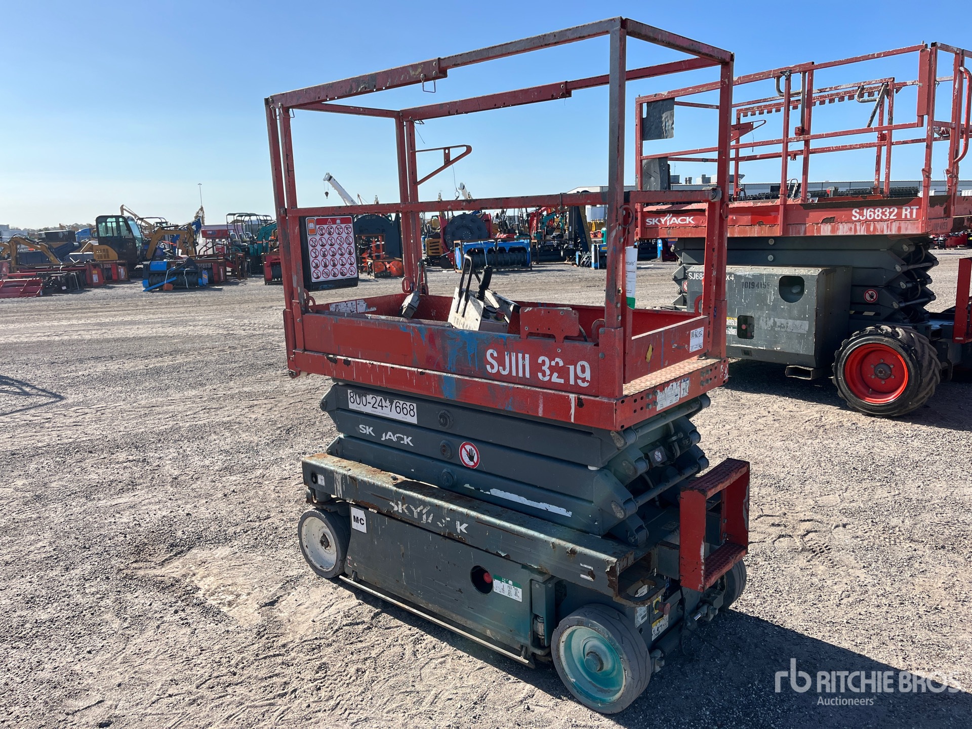 General Appearance with Picture, Left Rear Corner