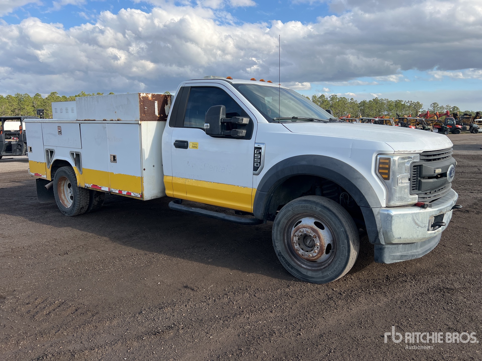 General Appearance with Bild, Ecke vorne rechts