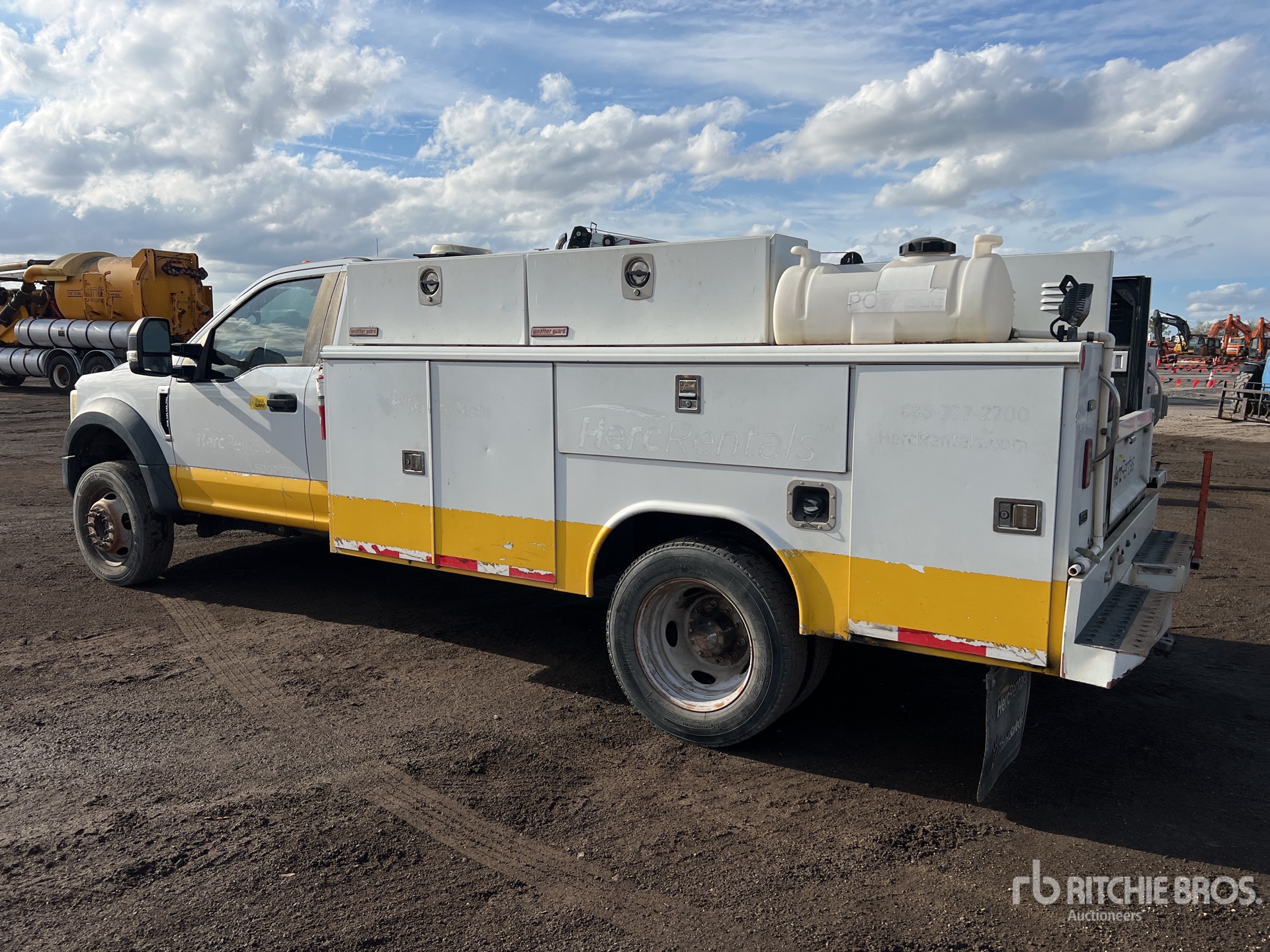 General Appearance with Bild, Ecke hinten links