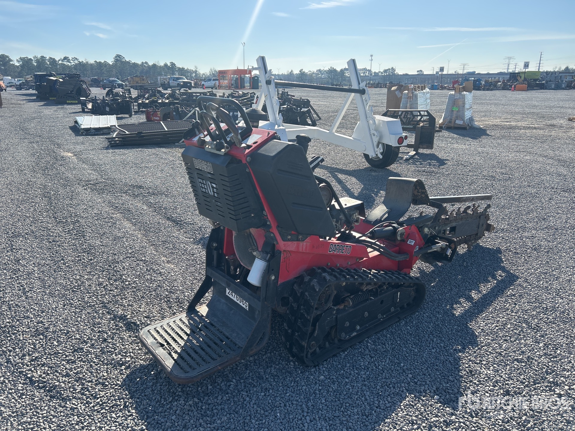 Aspect général with Image, coin arrière droit