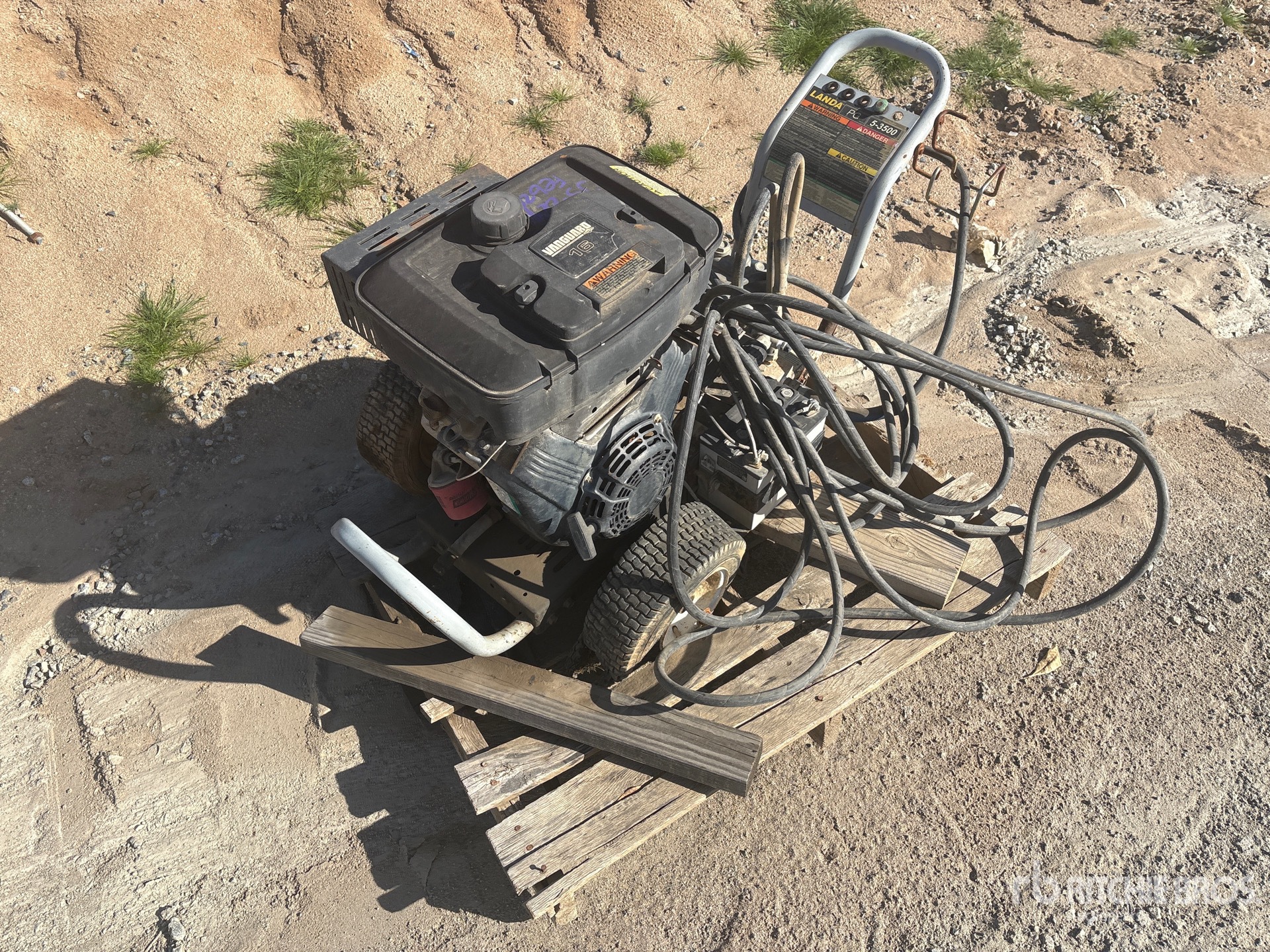 General Appearance with Foto, angolo posteriore sinistro