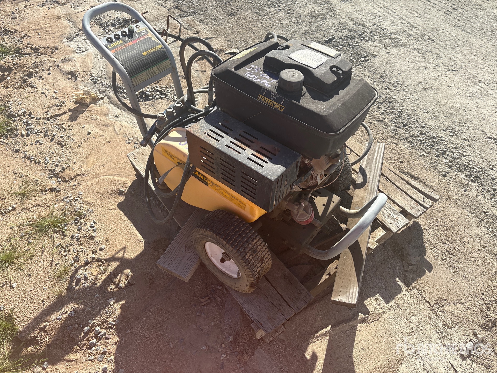 General Appearance with Foto, angolo anteriore sinistro