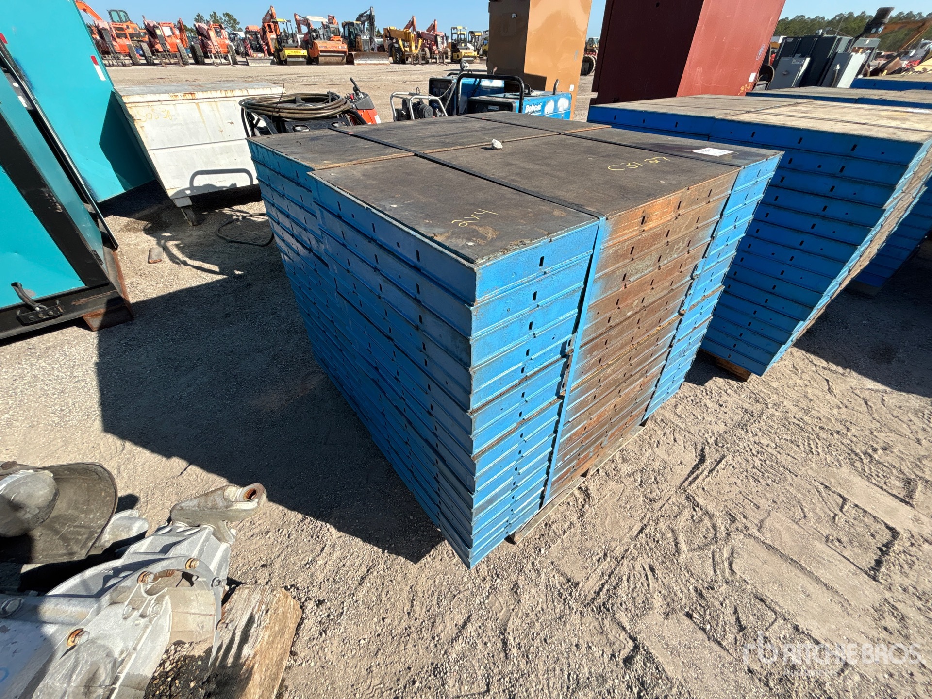 General Appearance with Bild, Ecke vorne rechts