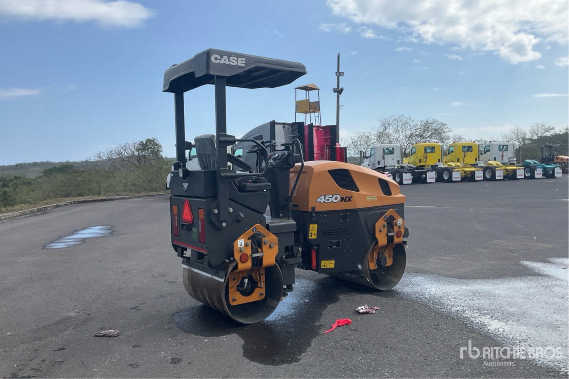 General Appearance with Bild, Ecke hinten rechts