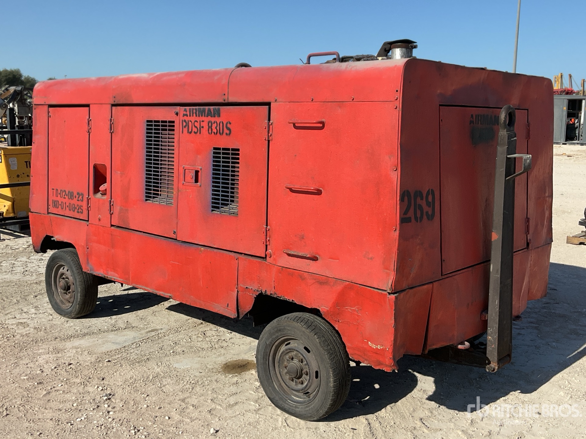 General Appearance with Bild, Ecke vorne rechts