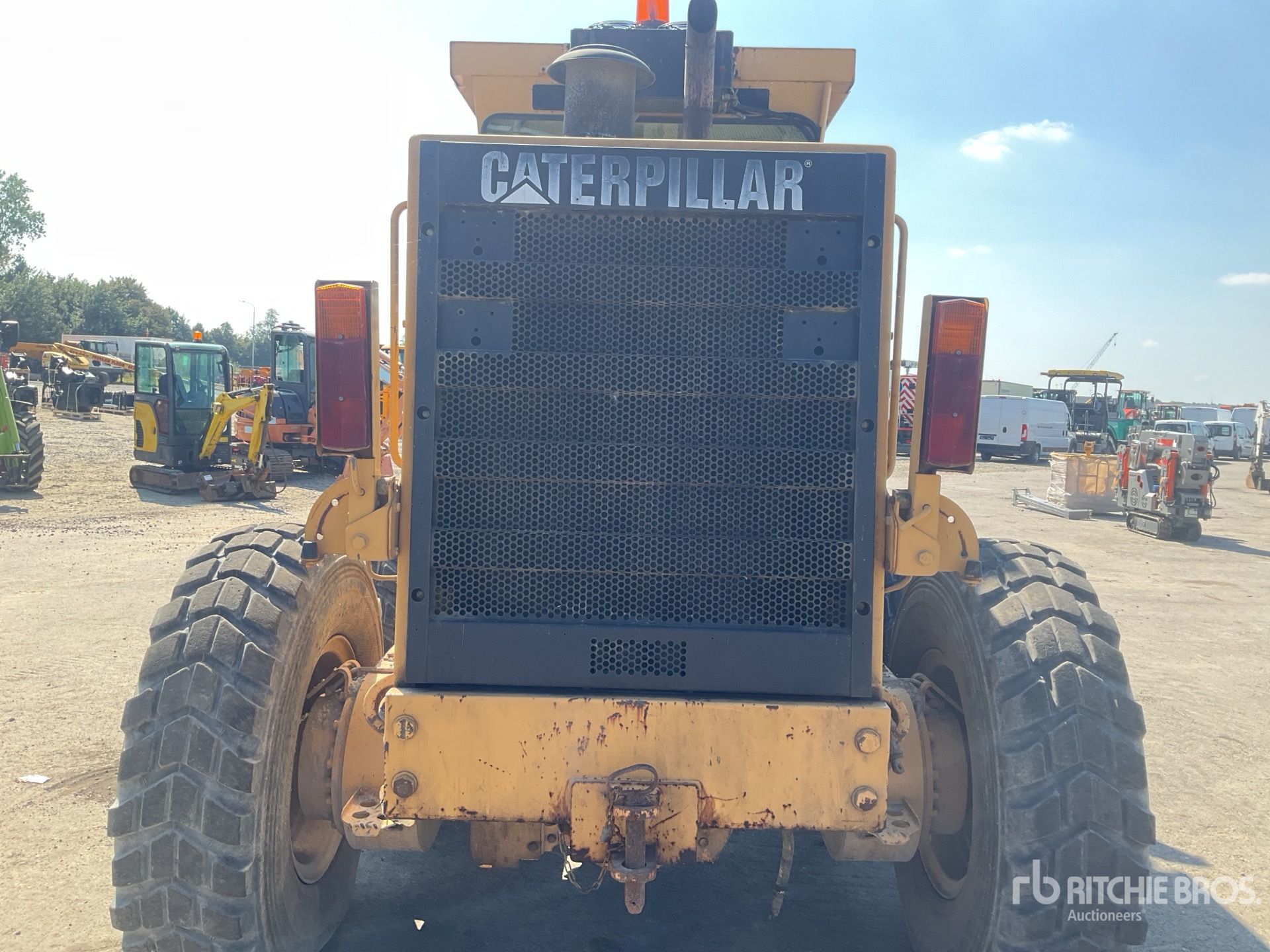 2000 Caterpillar 143H