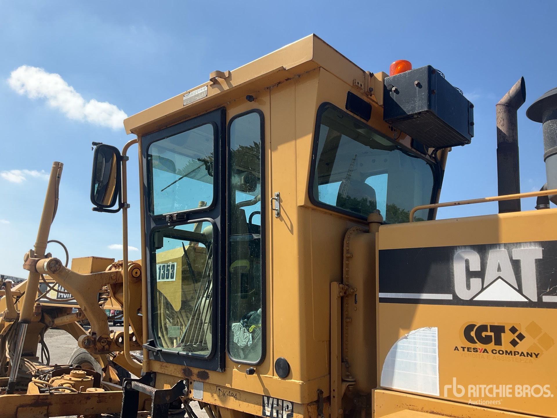 2000 Caterpillar 143H