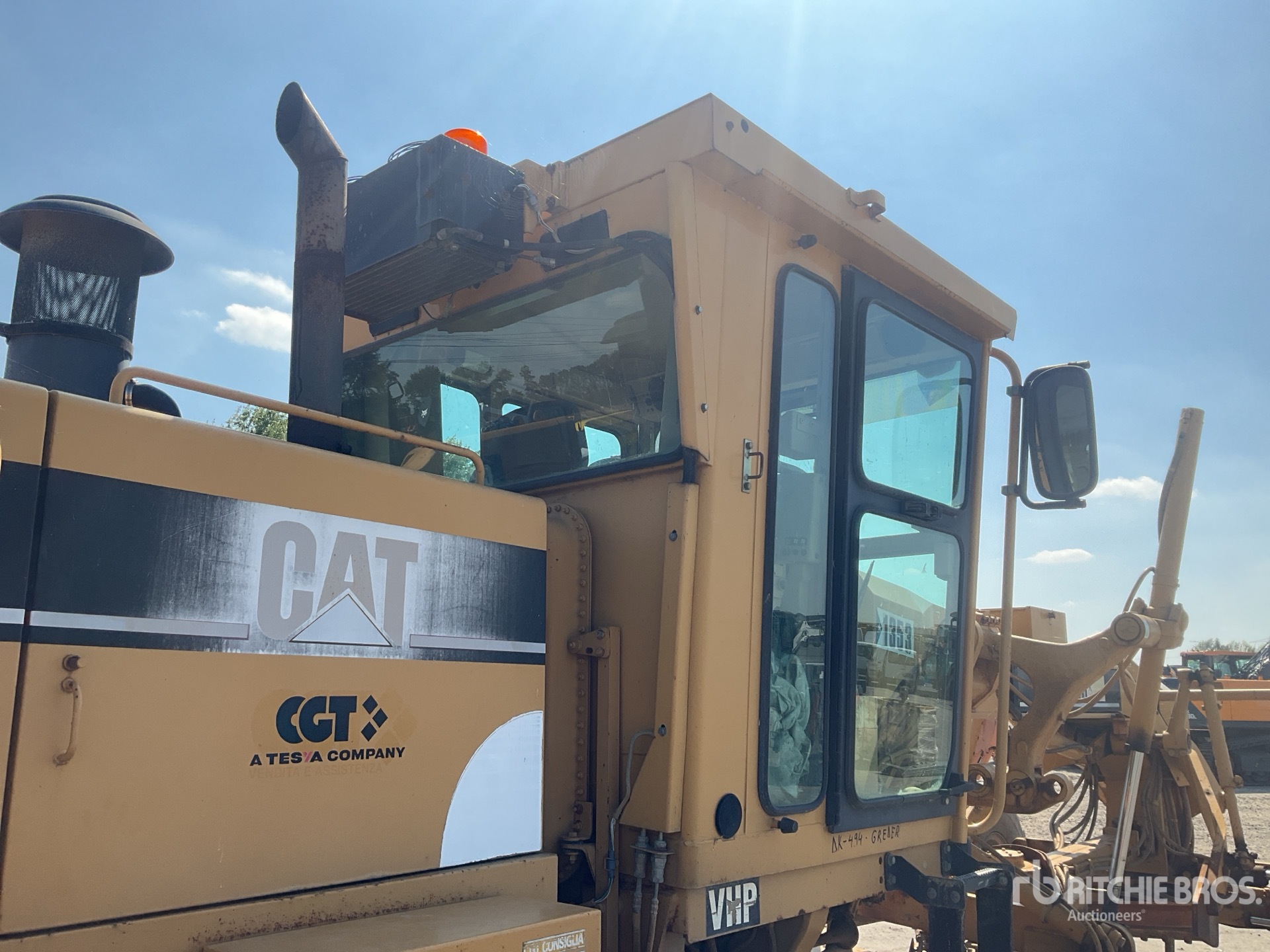 2000 Caterpillar 143H