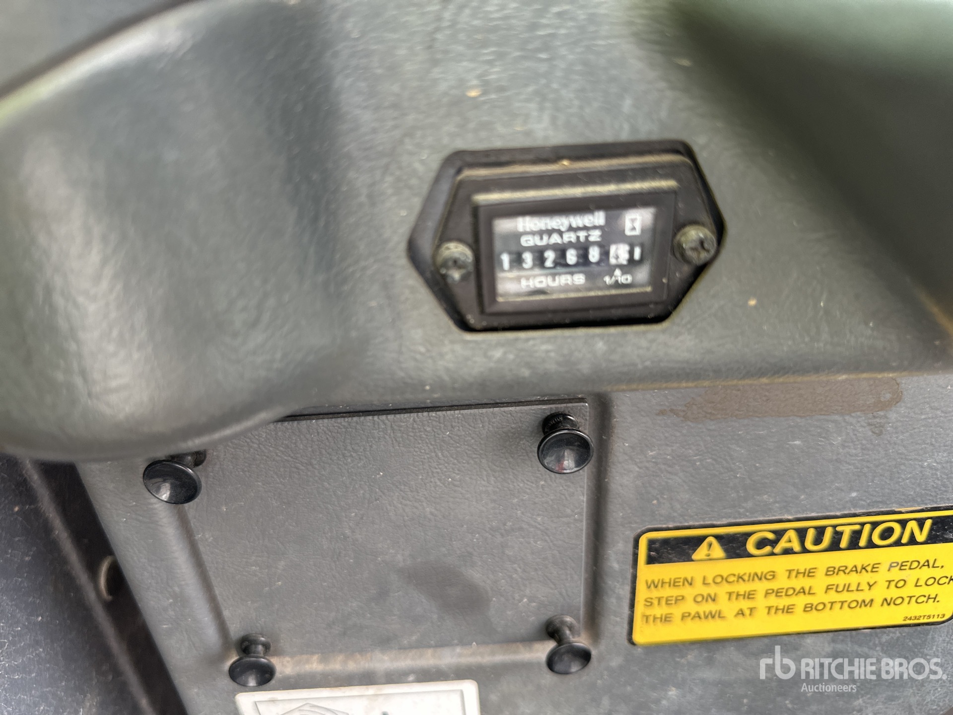 2016 Kobelco CKE 900G-2