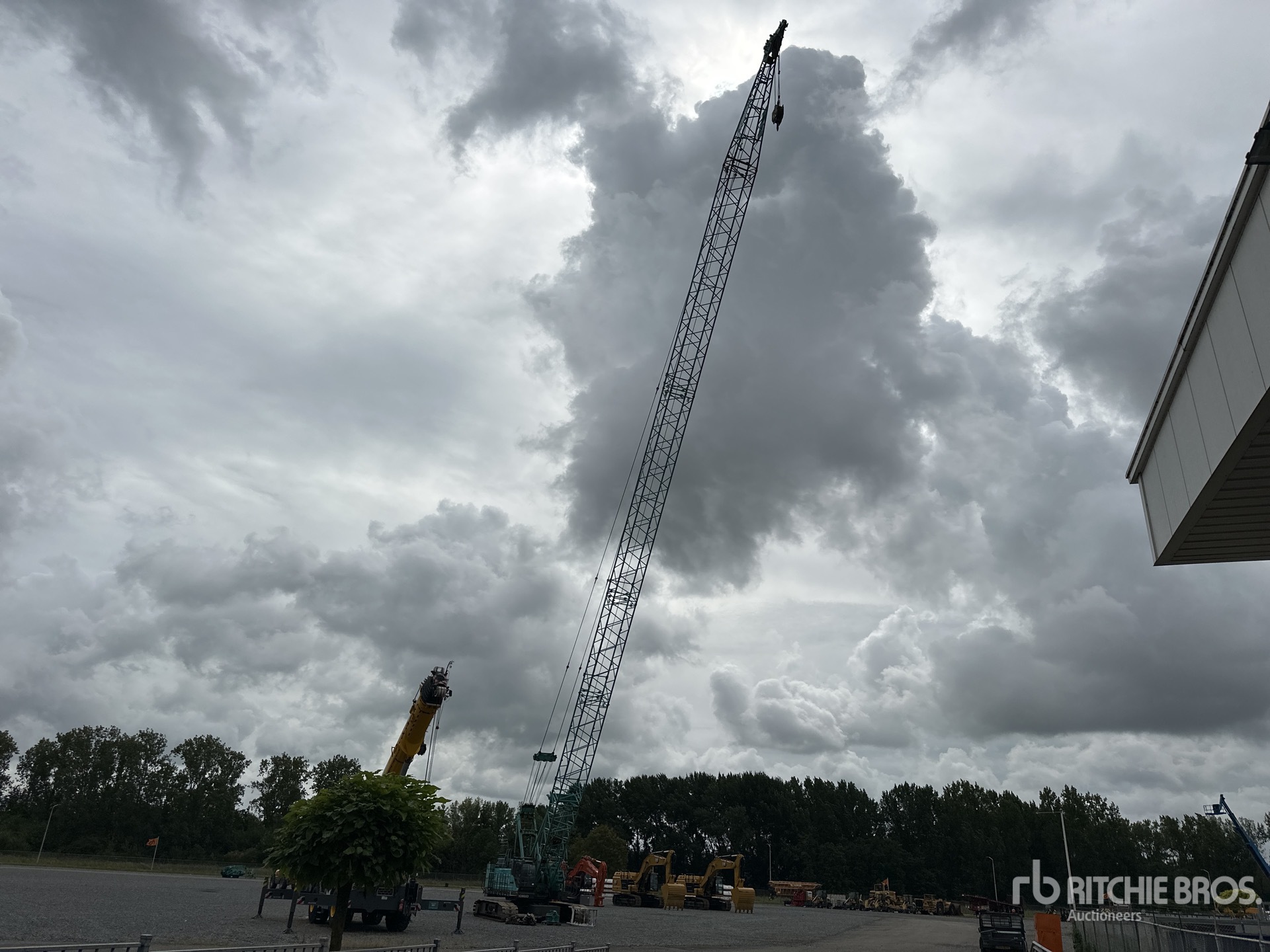 2016 Kobelco CKE 900G-2
