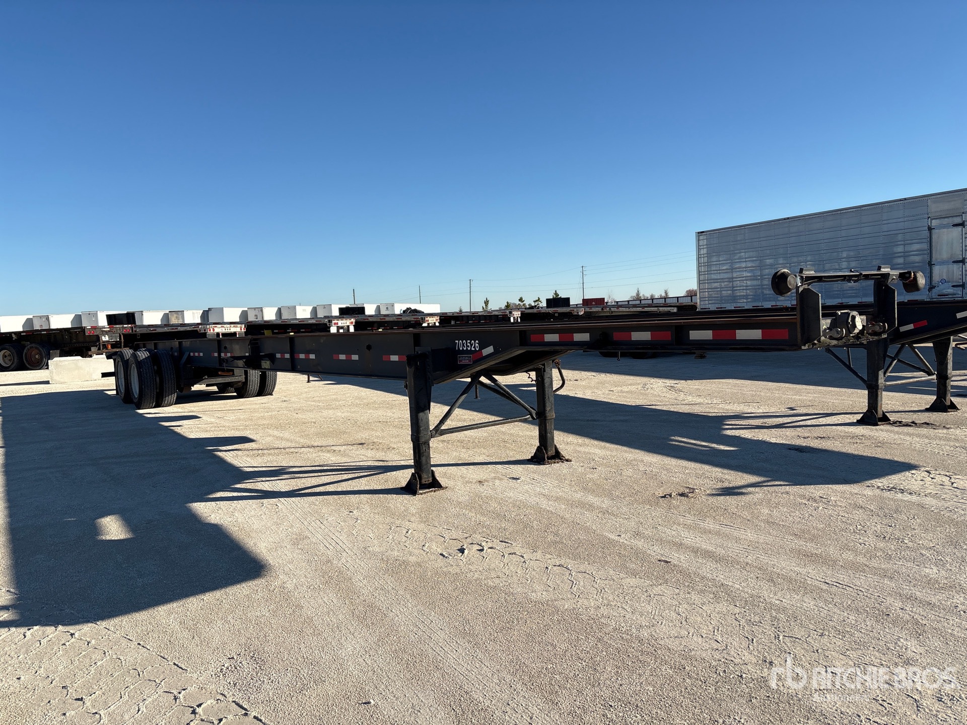 Aspect général with Image, coin avant droit