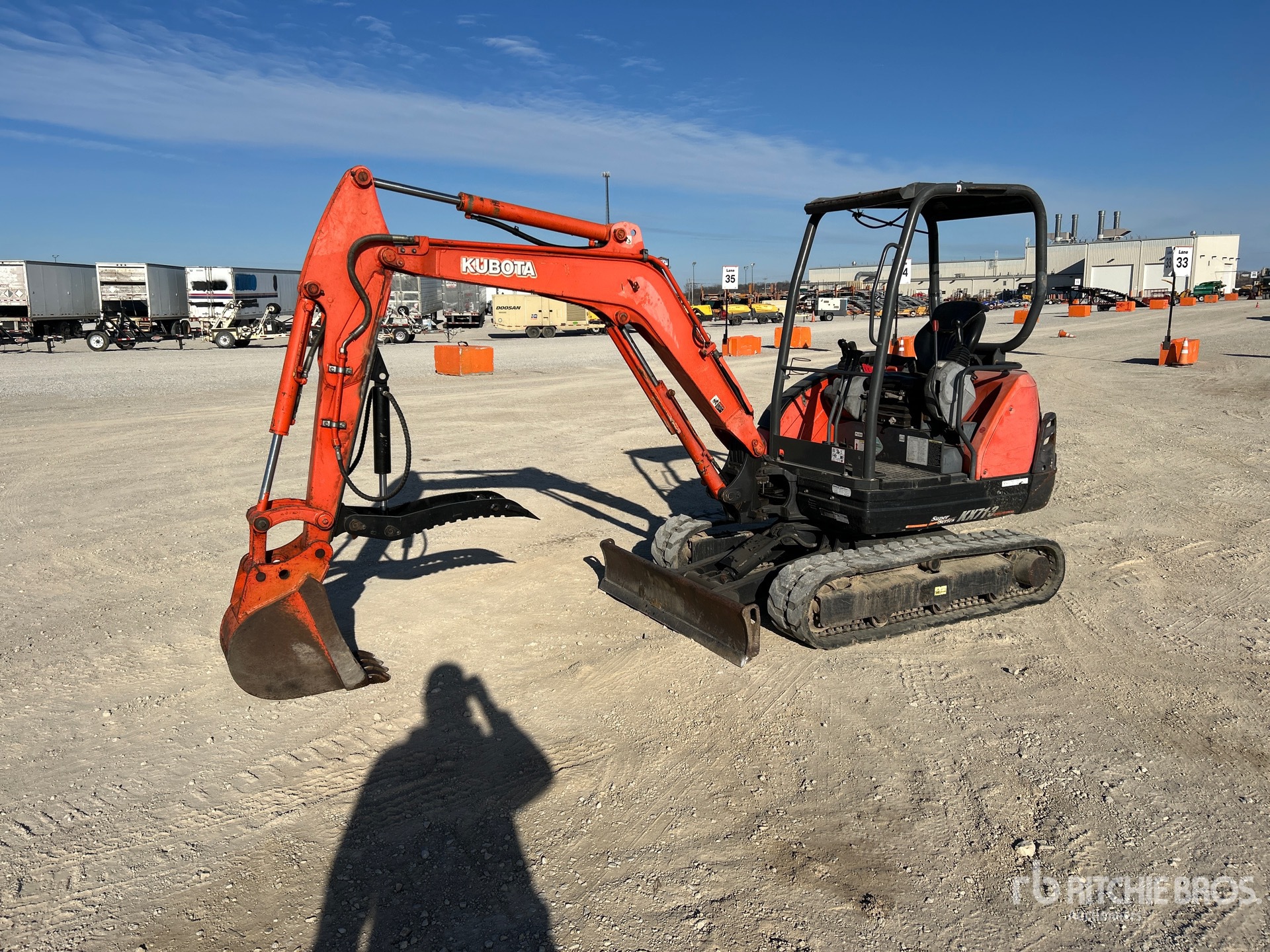 General Appearance with Picture, Left Front Corner