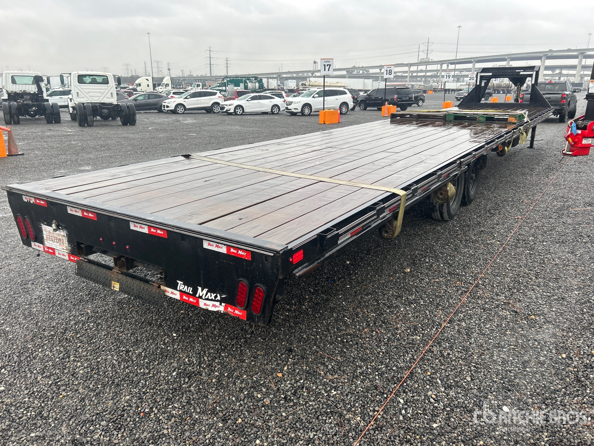 General Appearance with Zdjęcie, prawy dolny róg