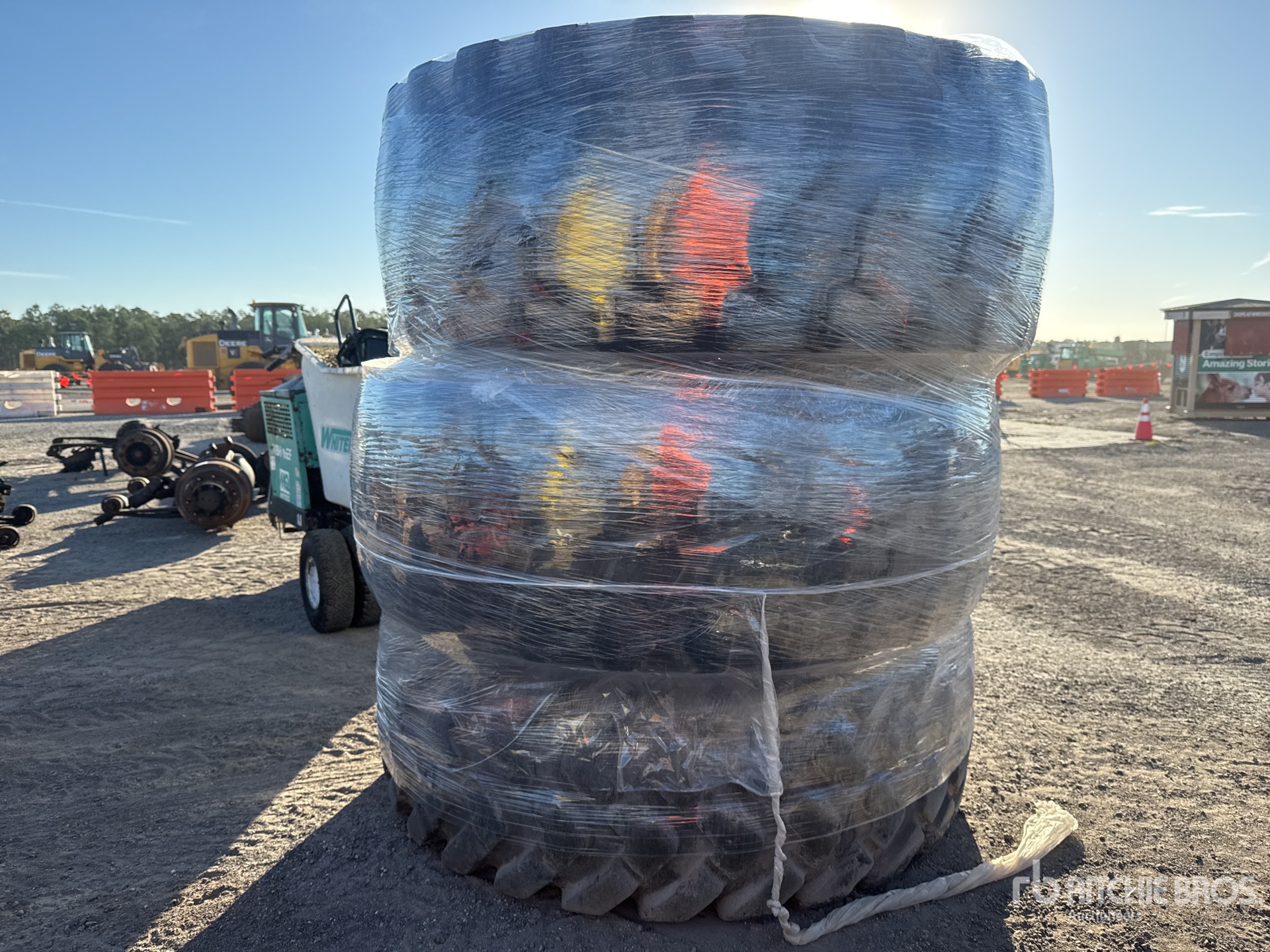 General Appearance with Bild, Ecke hinten rechts