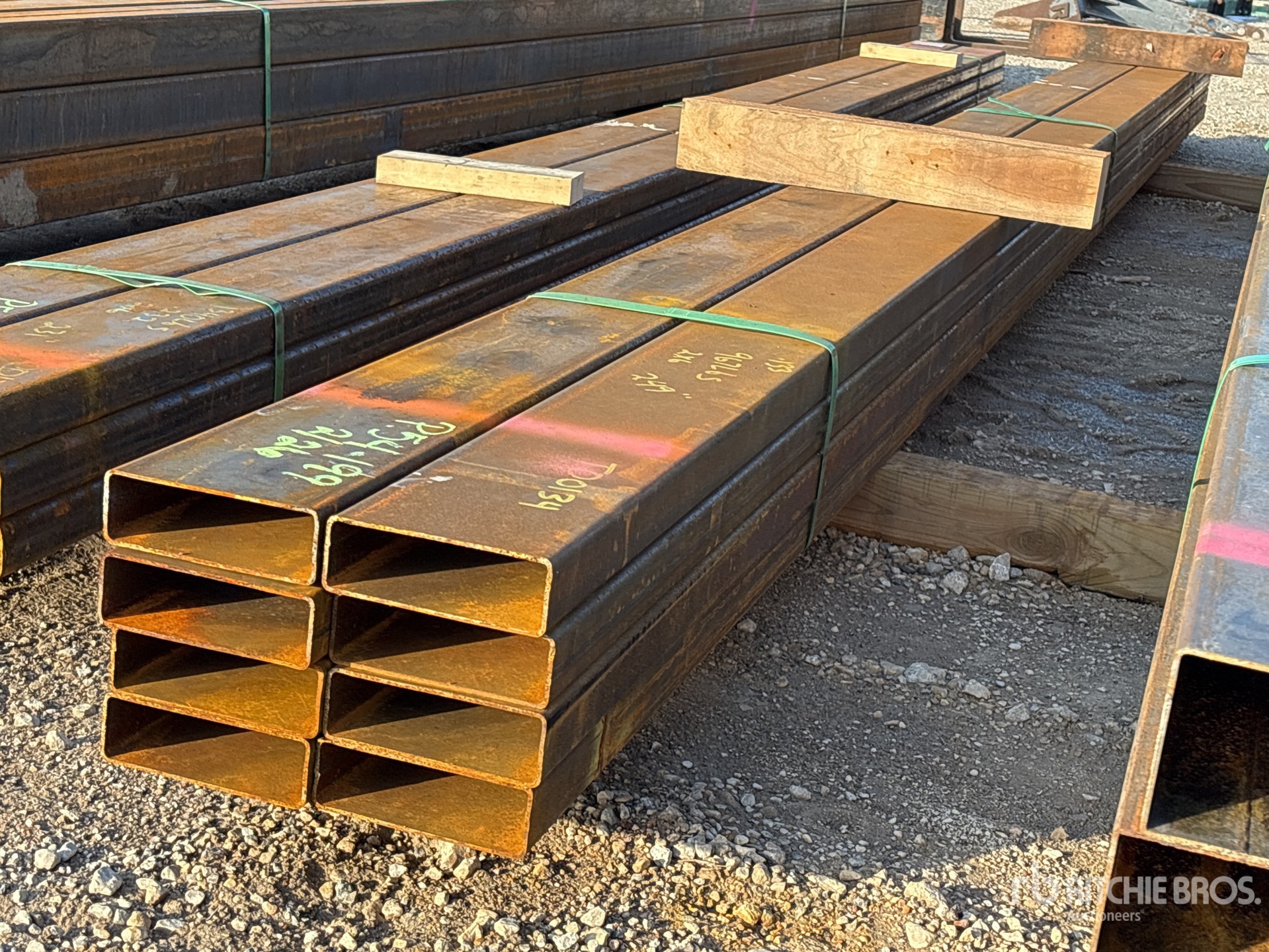 General Appearance with Foto, angolo posteriore sinistro