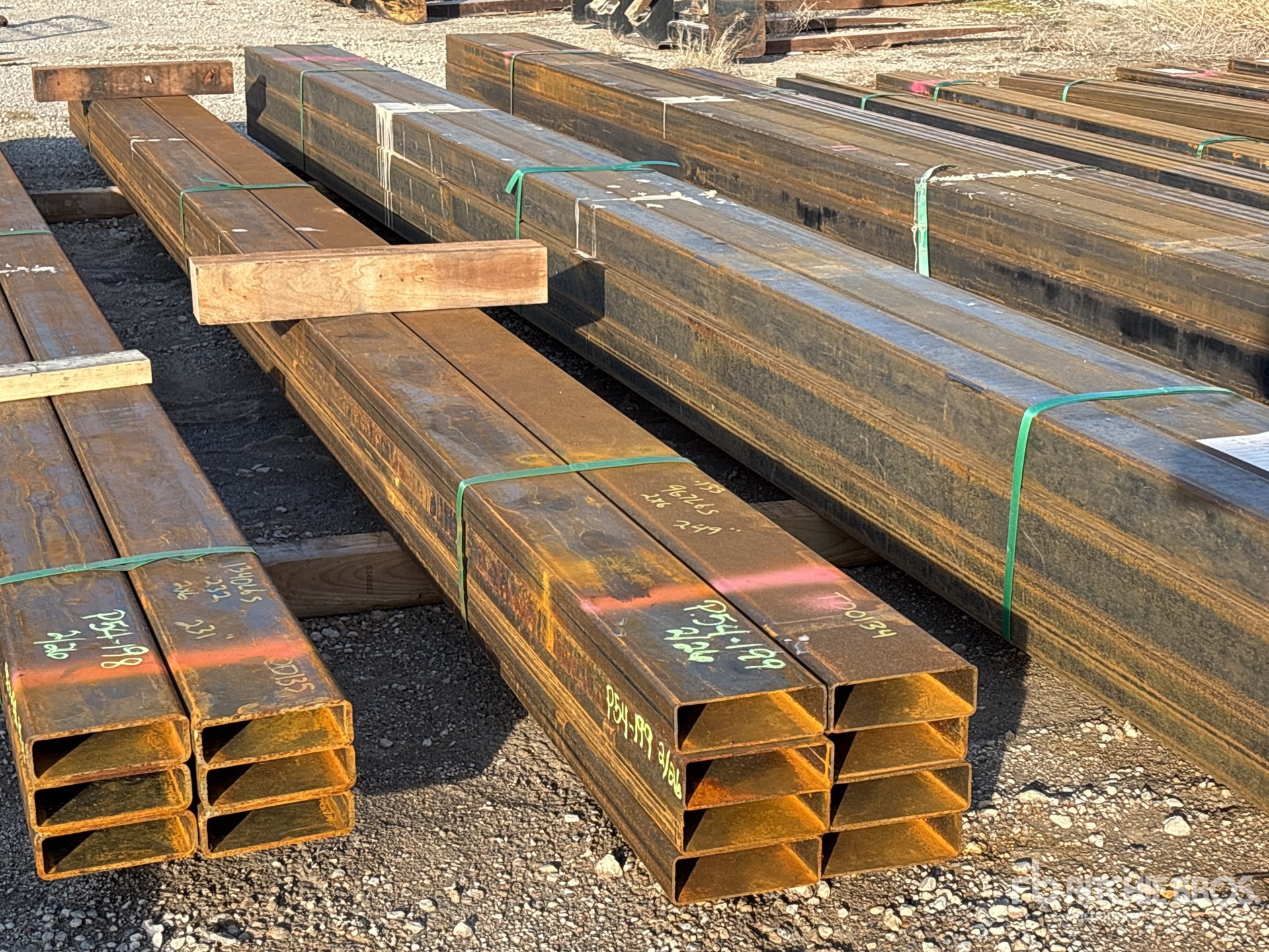 General Appearance with Foto, angolo anteriore sinistro