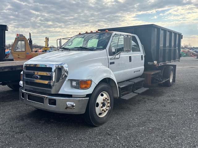 2005 Ford F-650 XL 4x2 Crew Cab S/A Dump Truck (Inoperable)