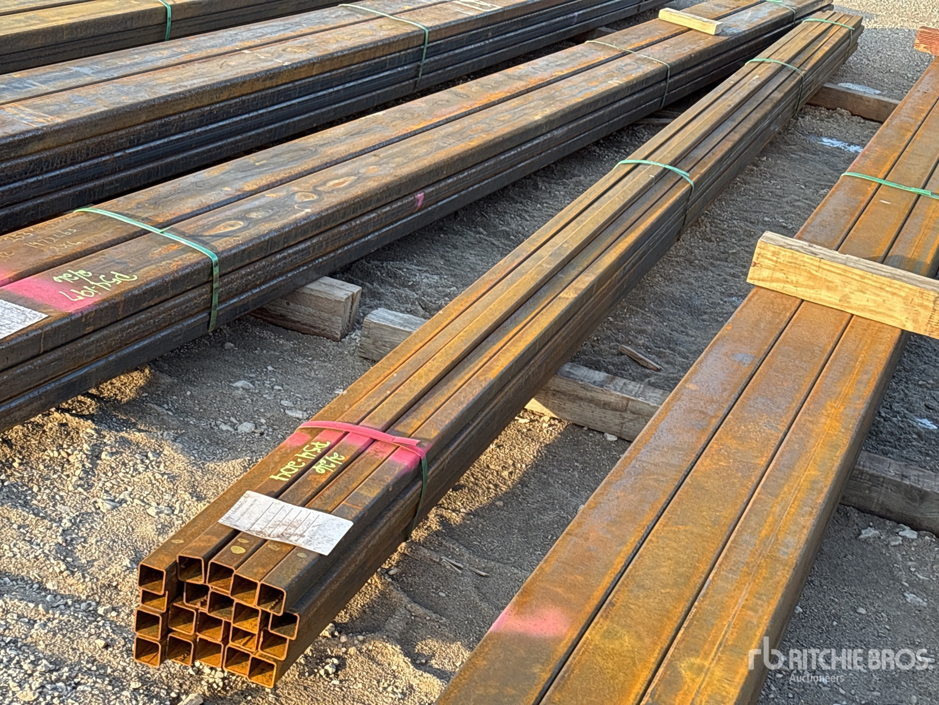 General Appearance with Foto, angolo posteriore sinistro