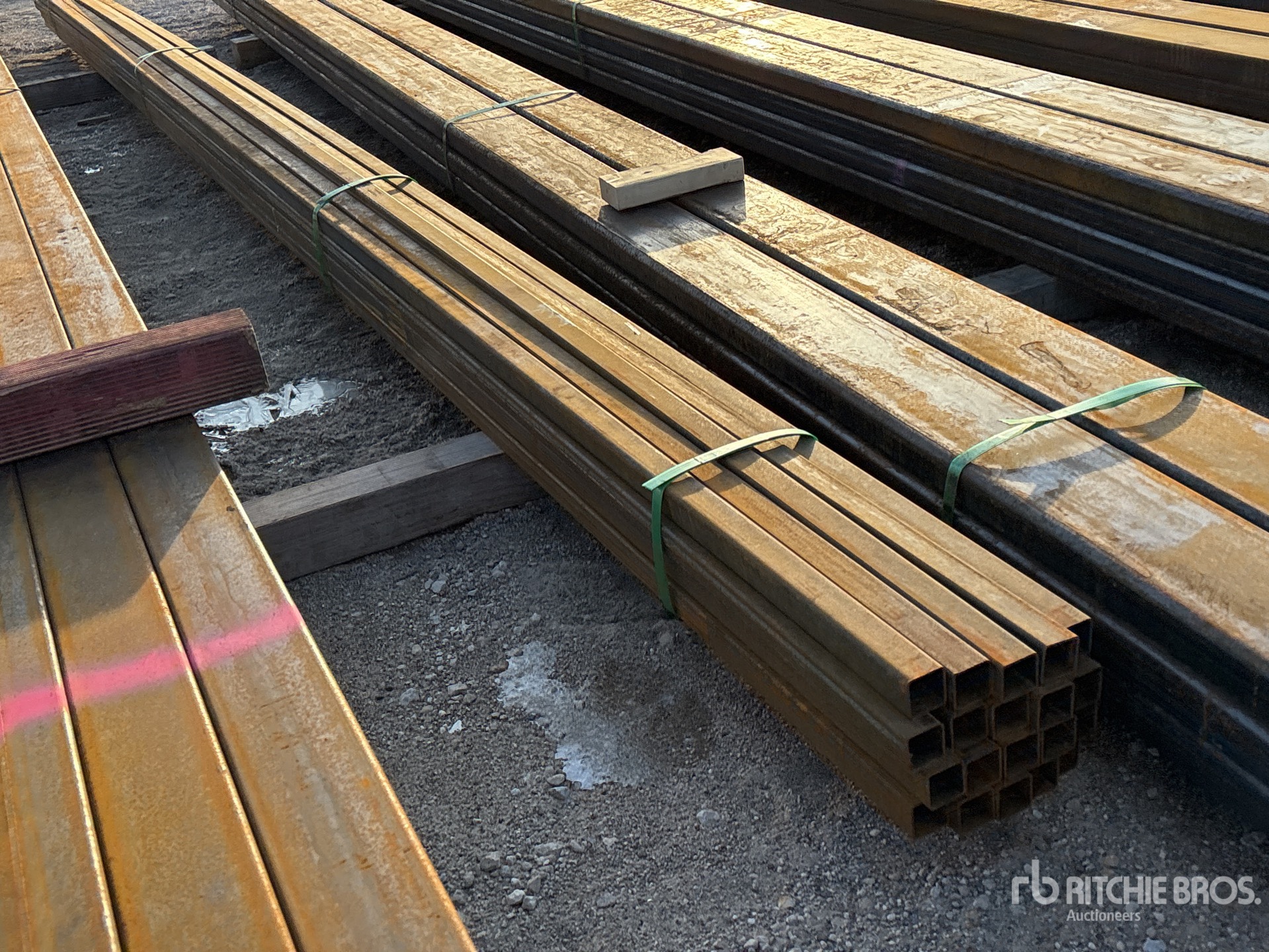 General Appearance with Foto, angolo anteriore sinistro