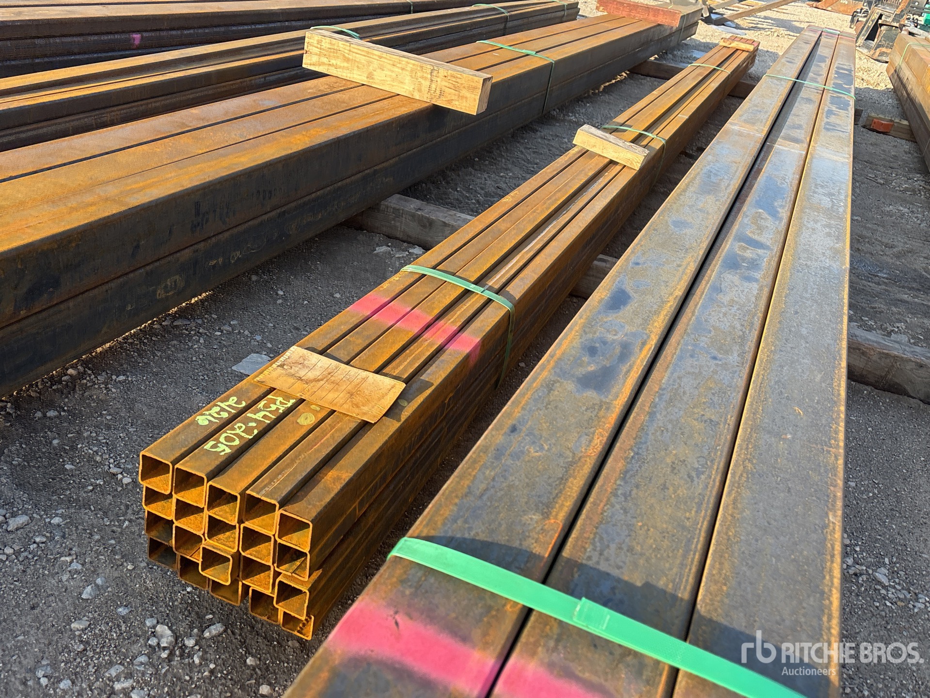 General Appearance with Foto, angolo posteriore sinistro